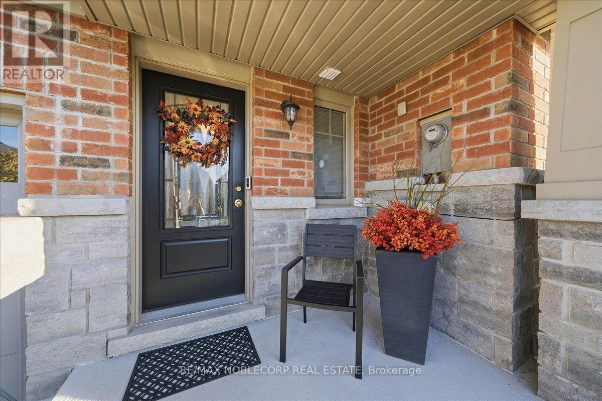 145 Hutchinson Drive, New Tecumseth, Ontario  L9R 0P6 - Photo 4 - N13850840