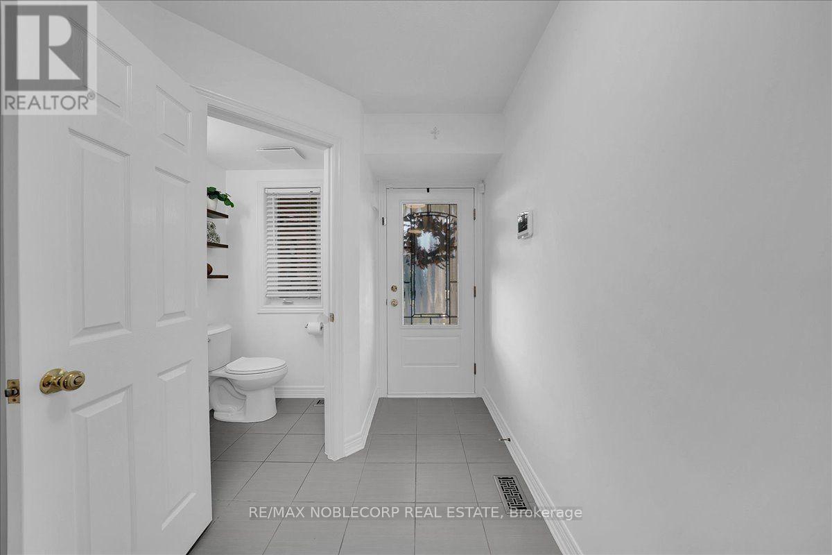 145 Hutchinson Drive, New Tecumseth, Ontario  L9R 0P6 - Photo 6 - N13850840
