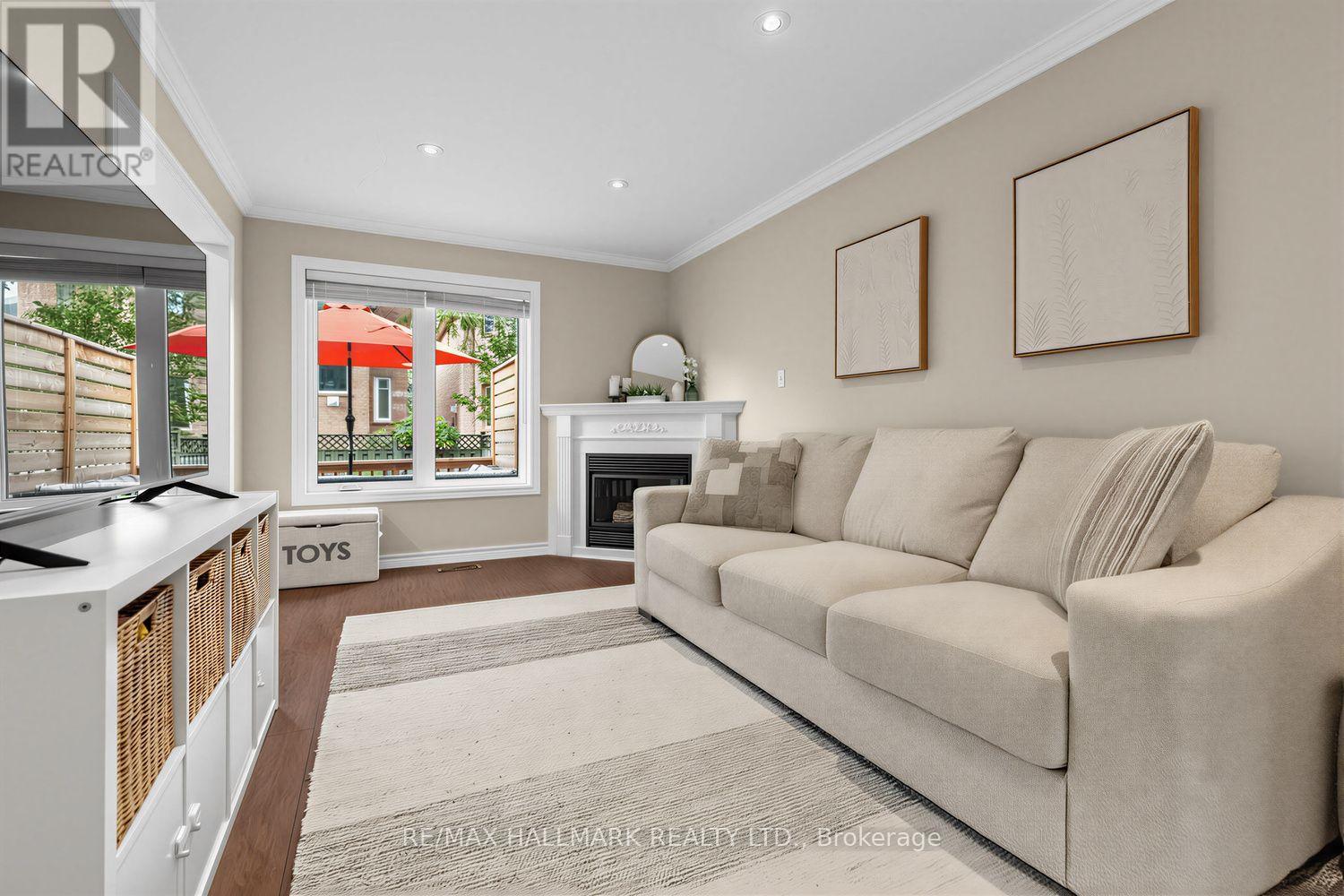 484 Bartholomew Drive, Newmarket, Ontario  L3X 2E5 - Photo 6 - N13850934
