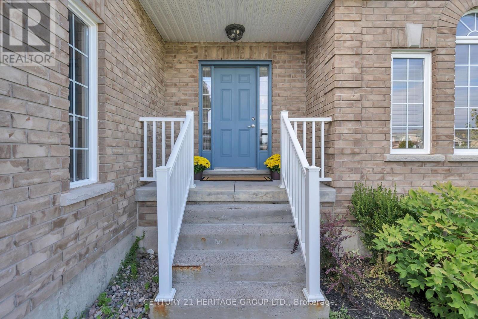 45 Whitfield Crescent, Springwater (Elmvale), Ontario  L0L 1P0 - Photo 4 - S13850602