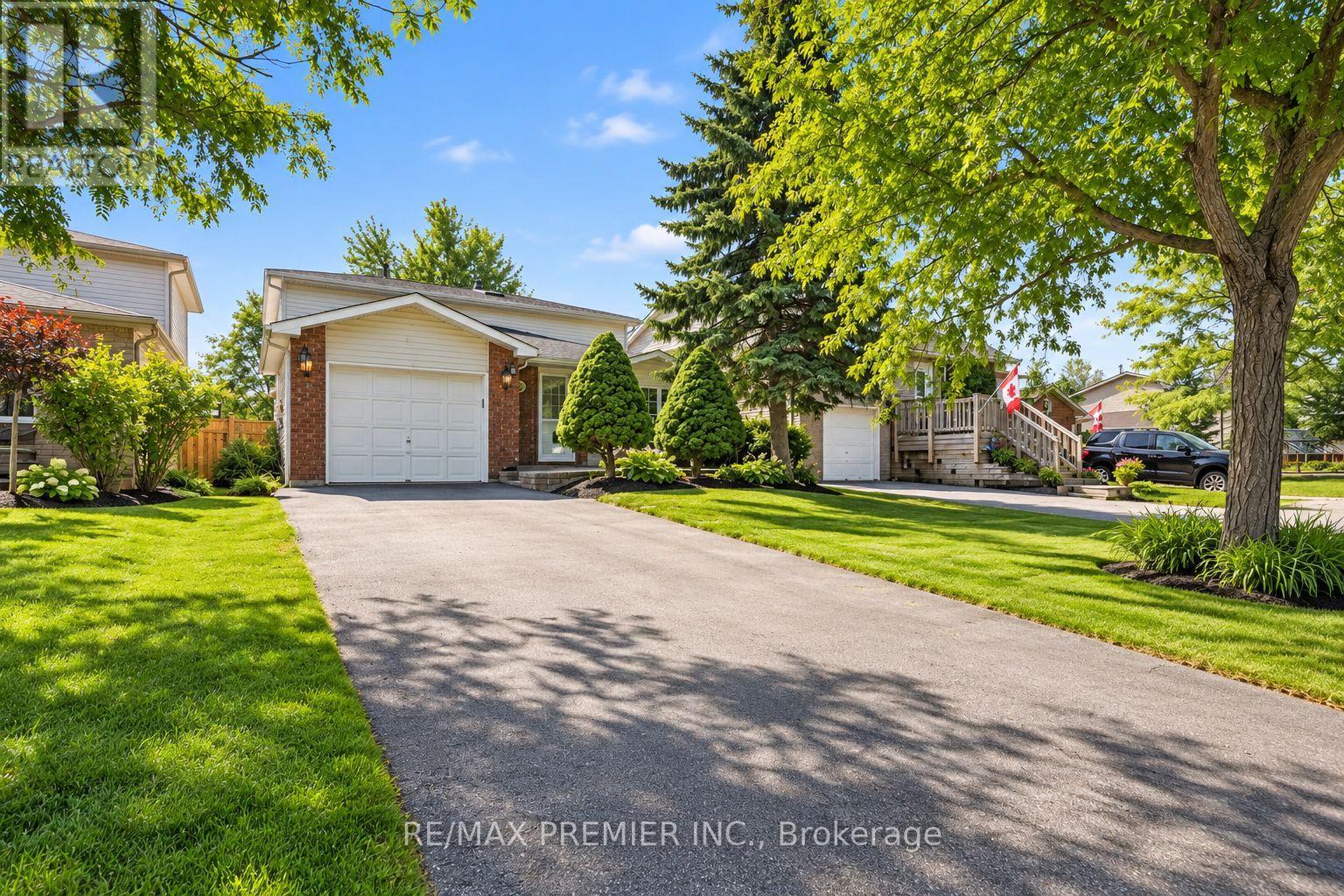 54 Hersey Crescent N, Barrie, Ontario  L4N 8R2 - Photo 1 - S13850822
