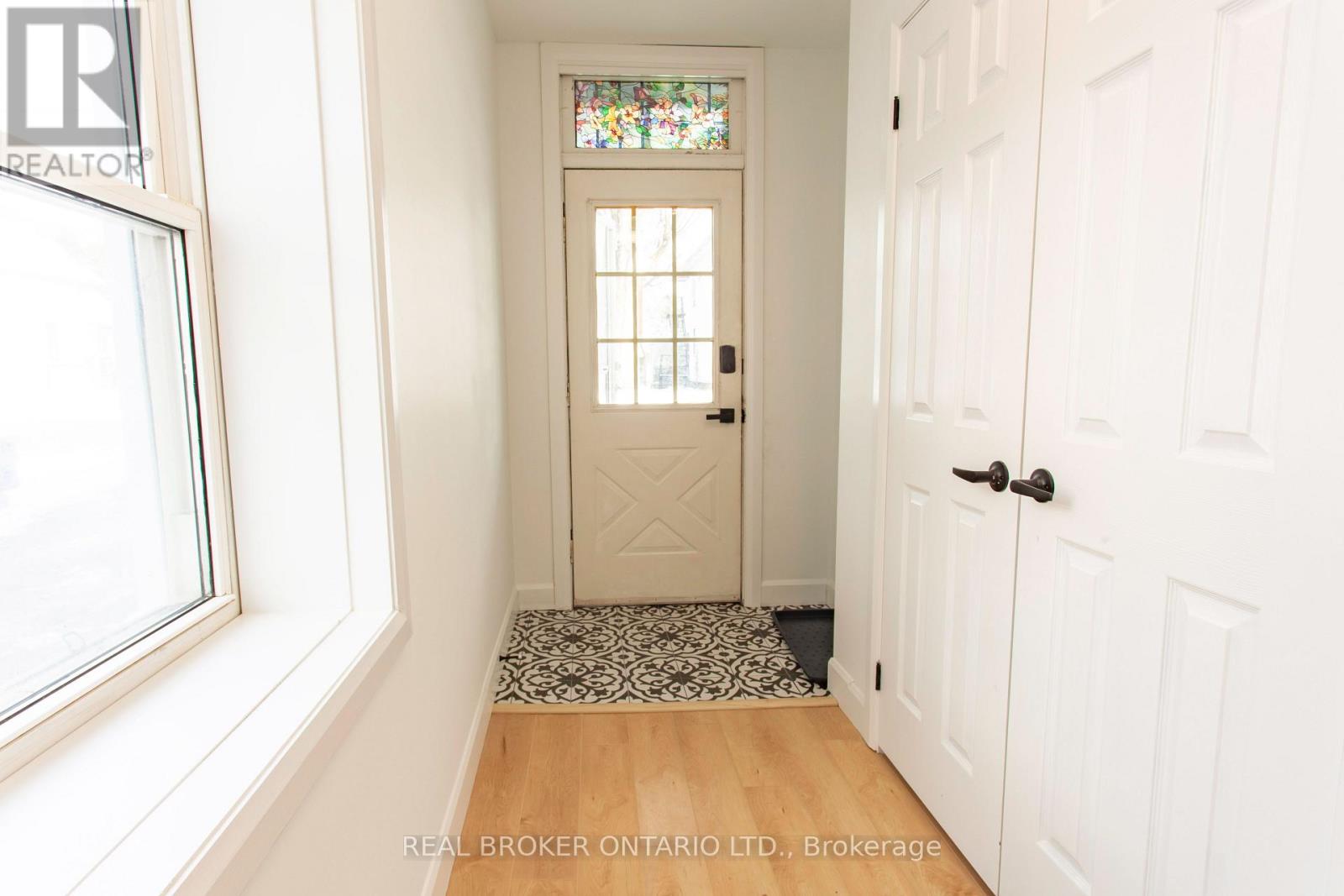 Upper - 97 Albert Street S, Orillia, Ontario  L3V 5L1 - Photo 11 - S13850858