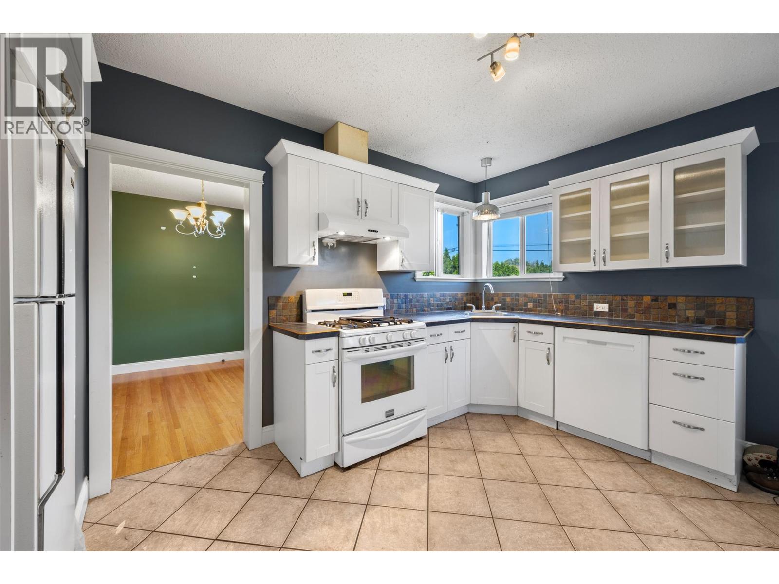 658 Dominion Street, Kamloops, British Columbia  V2C 2X7 - Photo 8 - 10401513