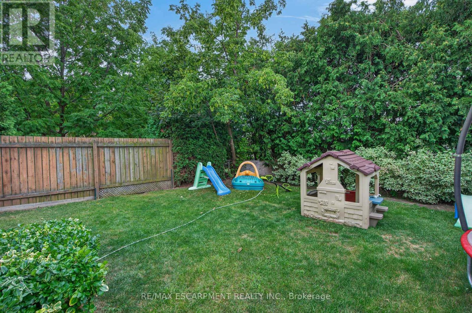 3 Cumbrian Court, Brampton, Ontario L6X 2J7 - Photo 20 - W13850628