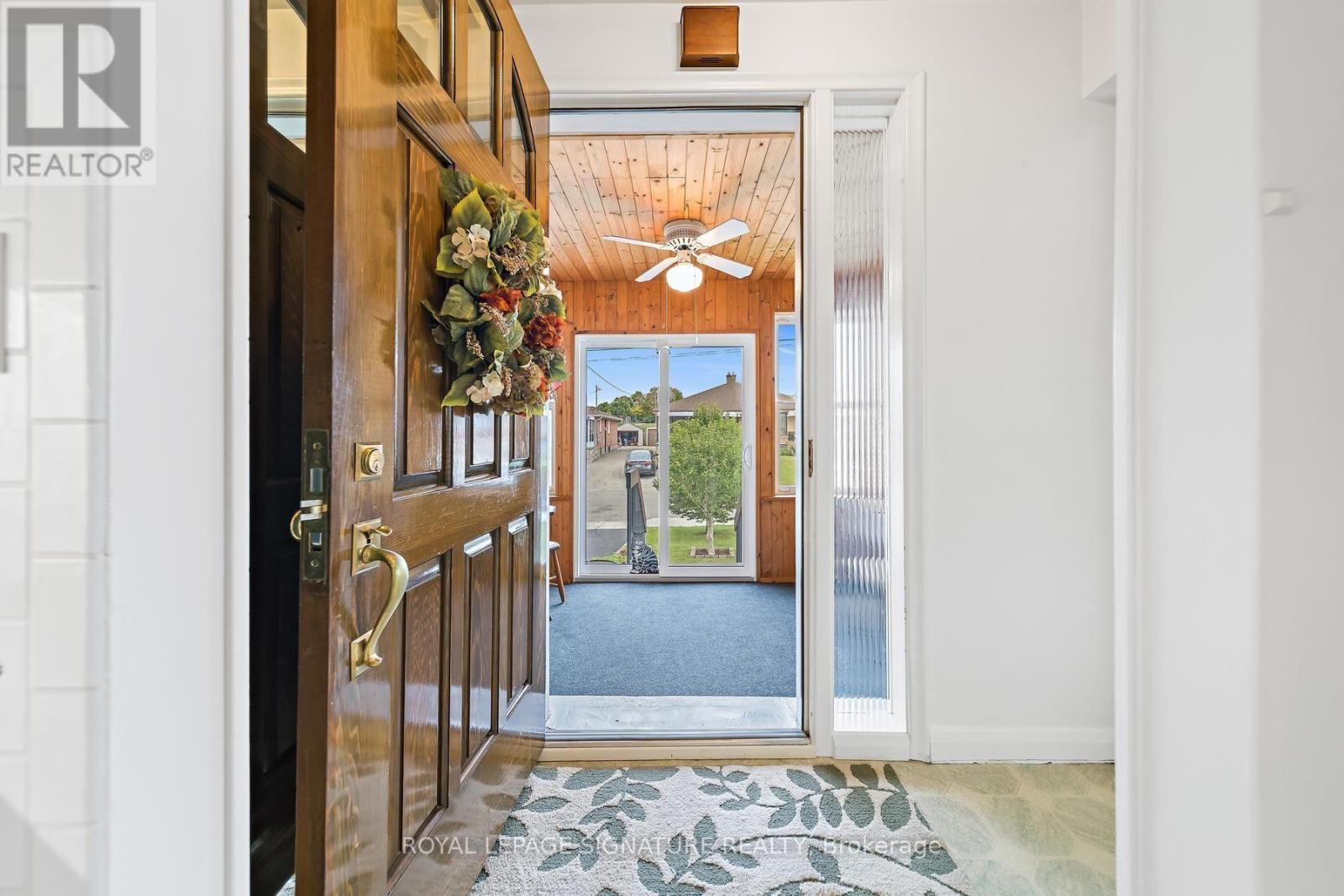 29 Heavitree Drive, Toronto, Ontario M3L 1K5 - Photo 3 - W13850700