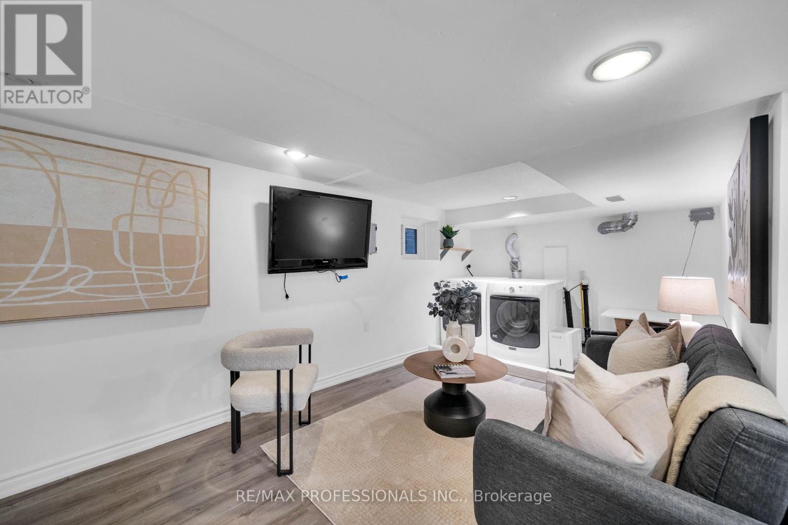 Lower - 176 Sixth Street, Toronto, Ontario M8V 3A5 - Photo 2 - W13850790