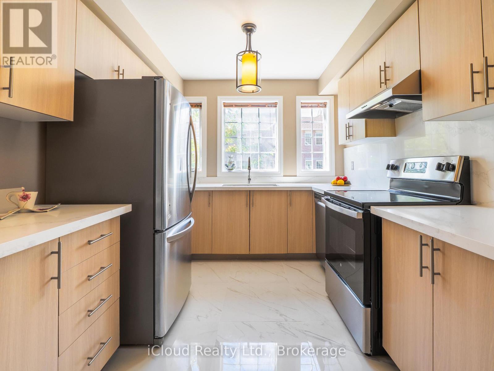51 Spadina Road, Brampton, Ontario L6X 4X6 - Photo 8 - W13850798