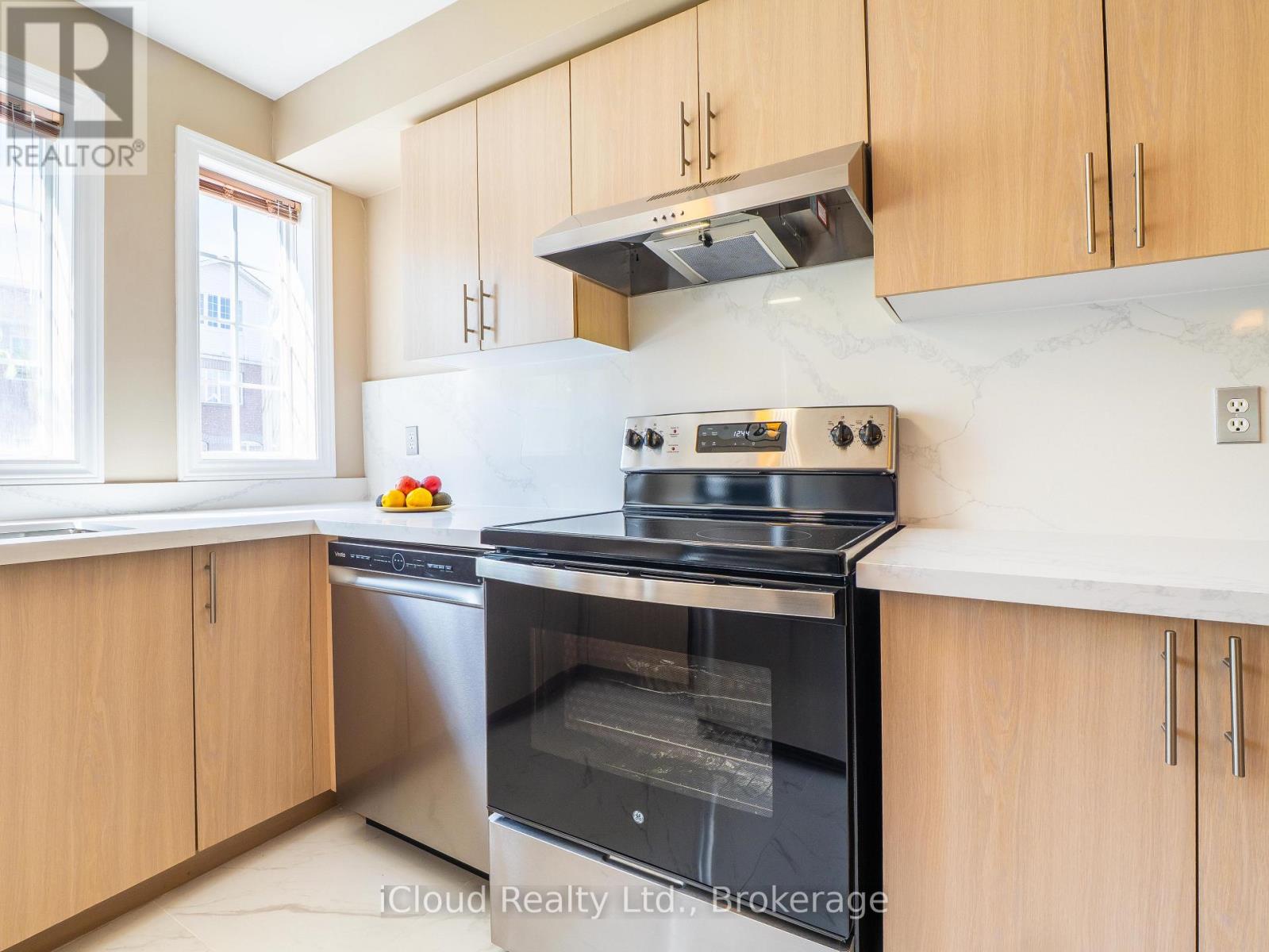 51 Spadina Road, Brampton, Ontario L6X 4X6 - Photo 9 - W13850798