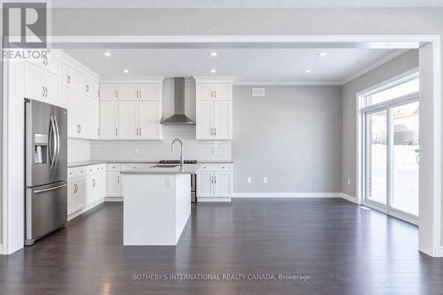 529 Anton Crescent, Kitchener, Ontario  N2R 1P6 - Photo 2 - X13850646