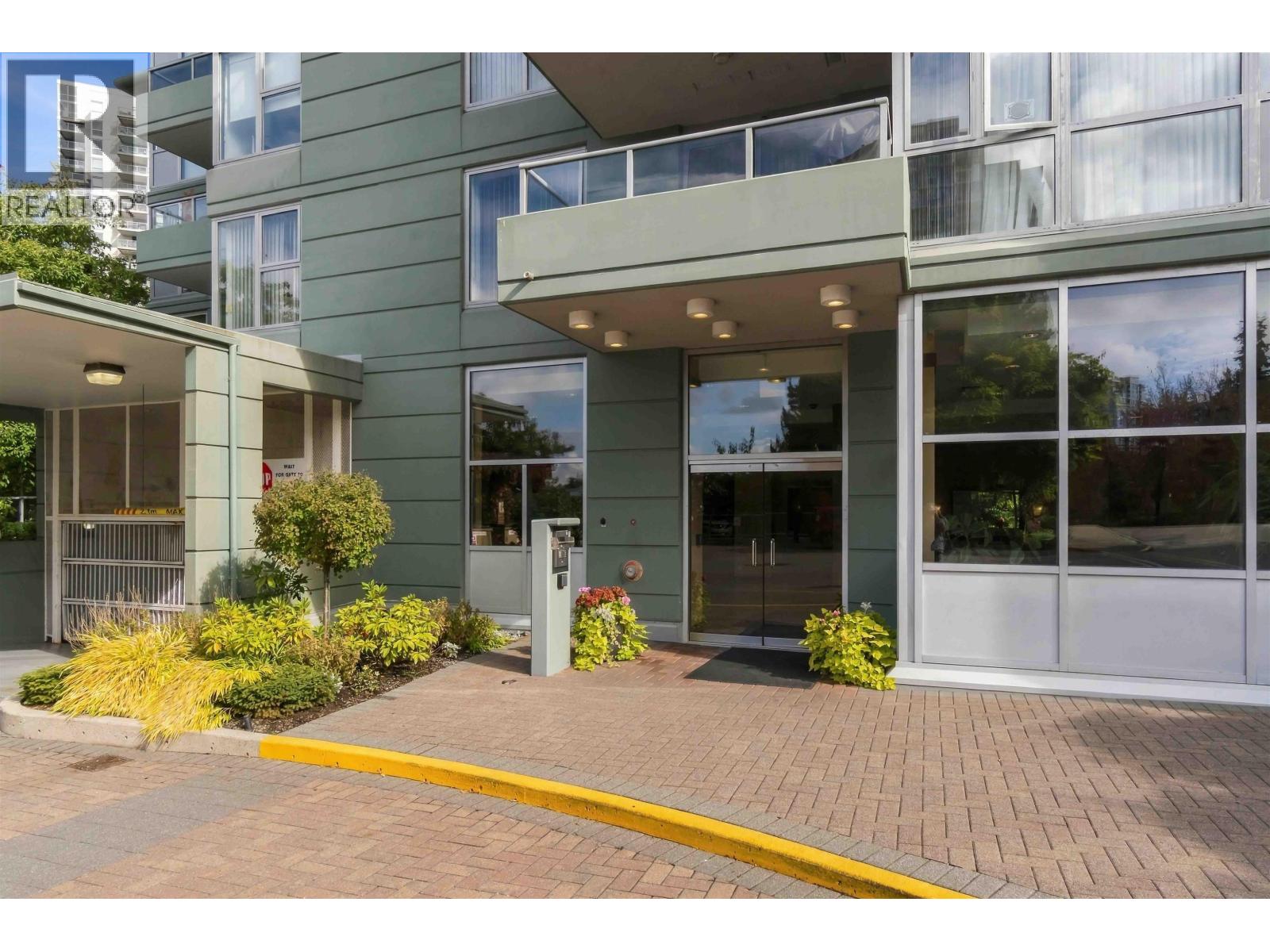1006 295 Guildford Way, Port Moody, British Columbia  V3H 5N3 - Photo 2 - R3168414