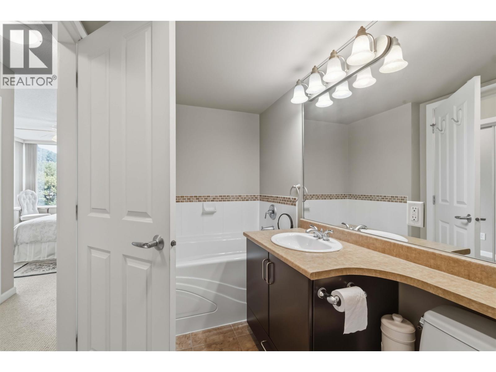 1006 295 Guildford Way, Port Moody, British Columbia  V3H 5N3 - Photo 22 - R3168414