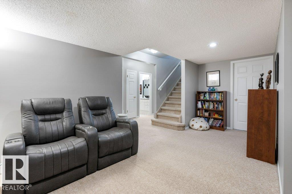 27 FAIR OAKS DR