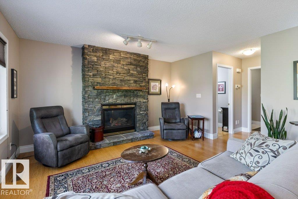 27 FAIR OAKS DR