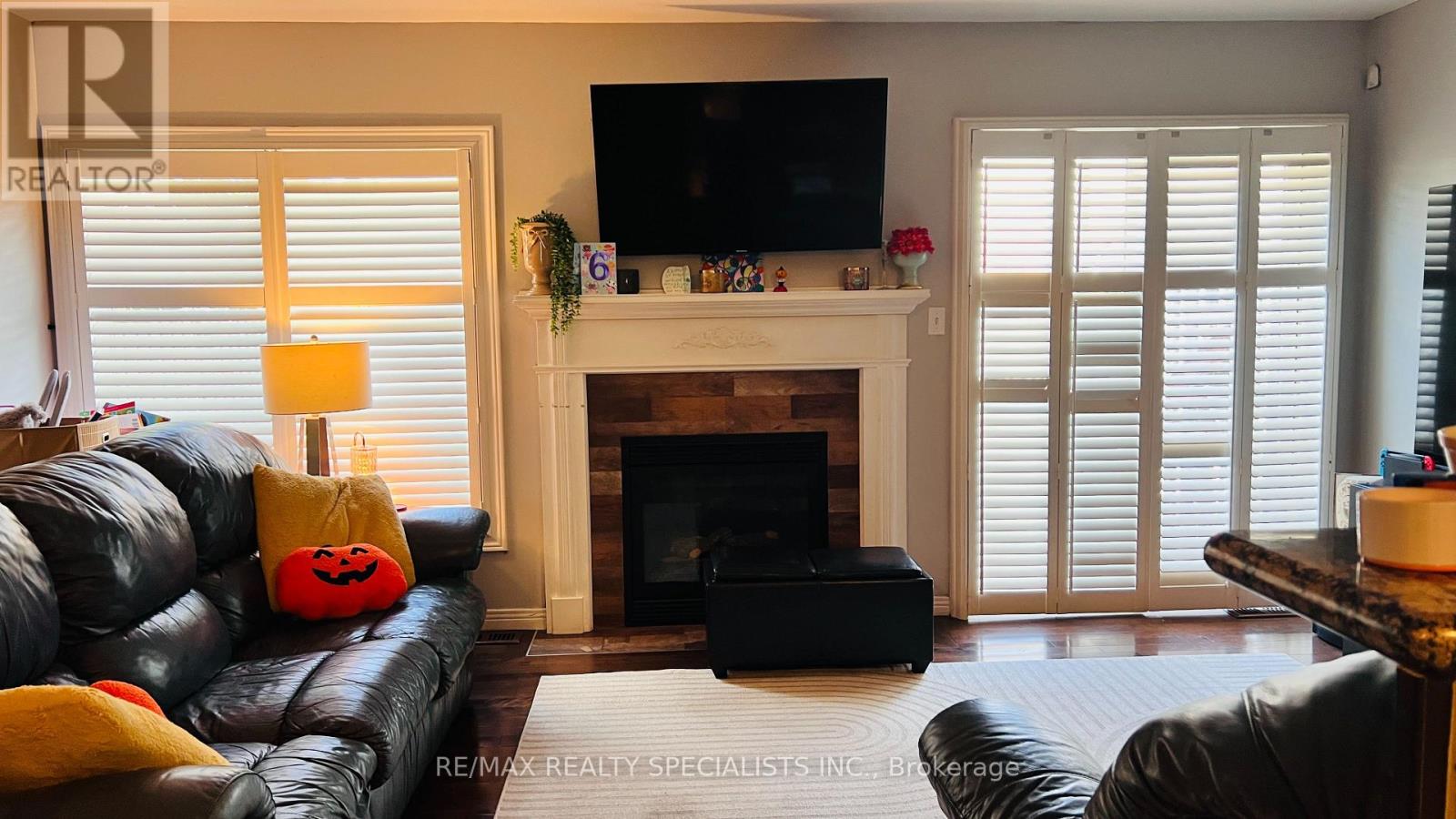 12 MCKIBBON AVENUE, Hamilton, Ontario