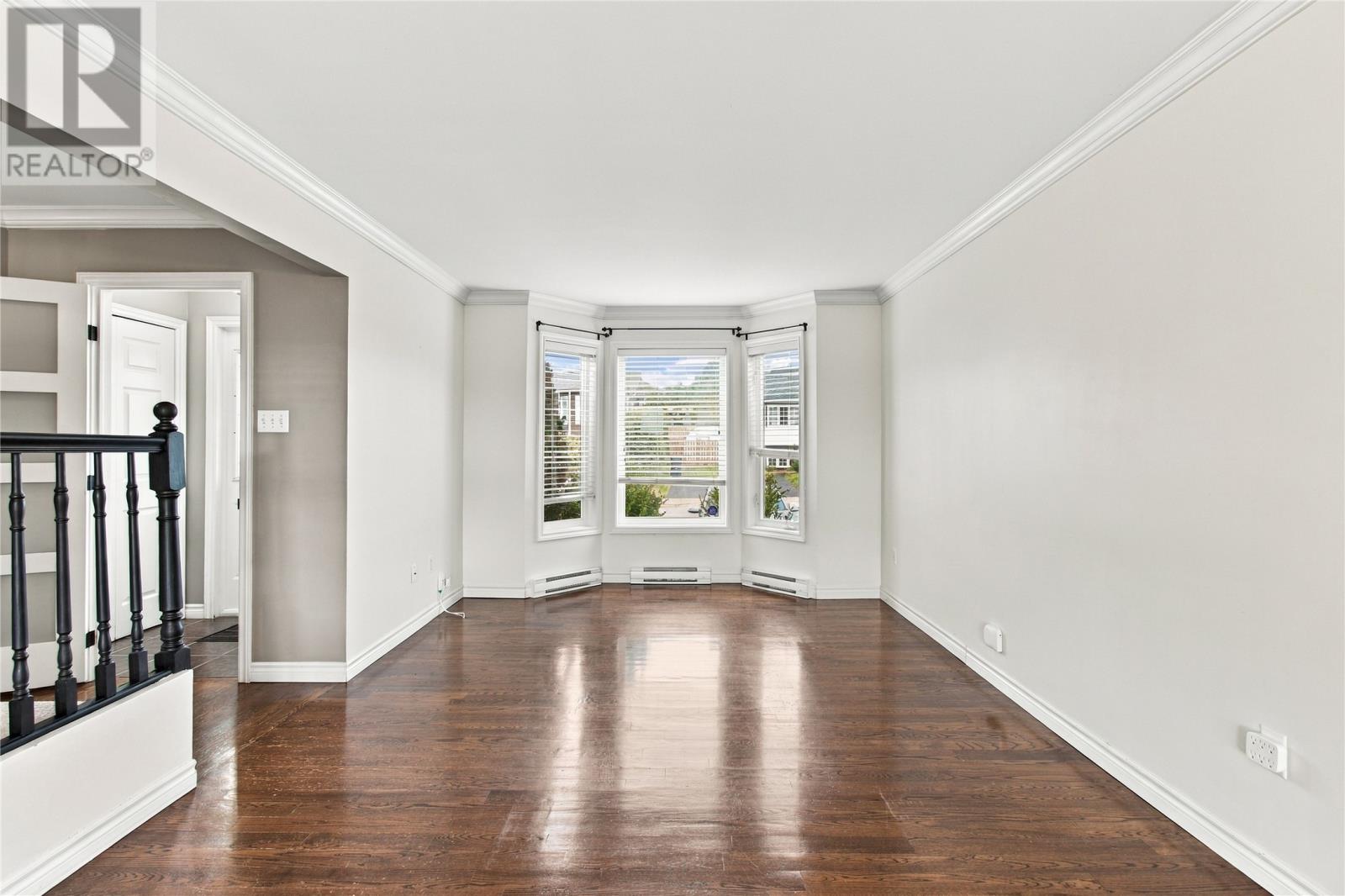 10 Clevedon Crescent photo 4