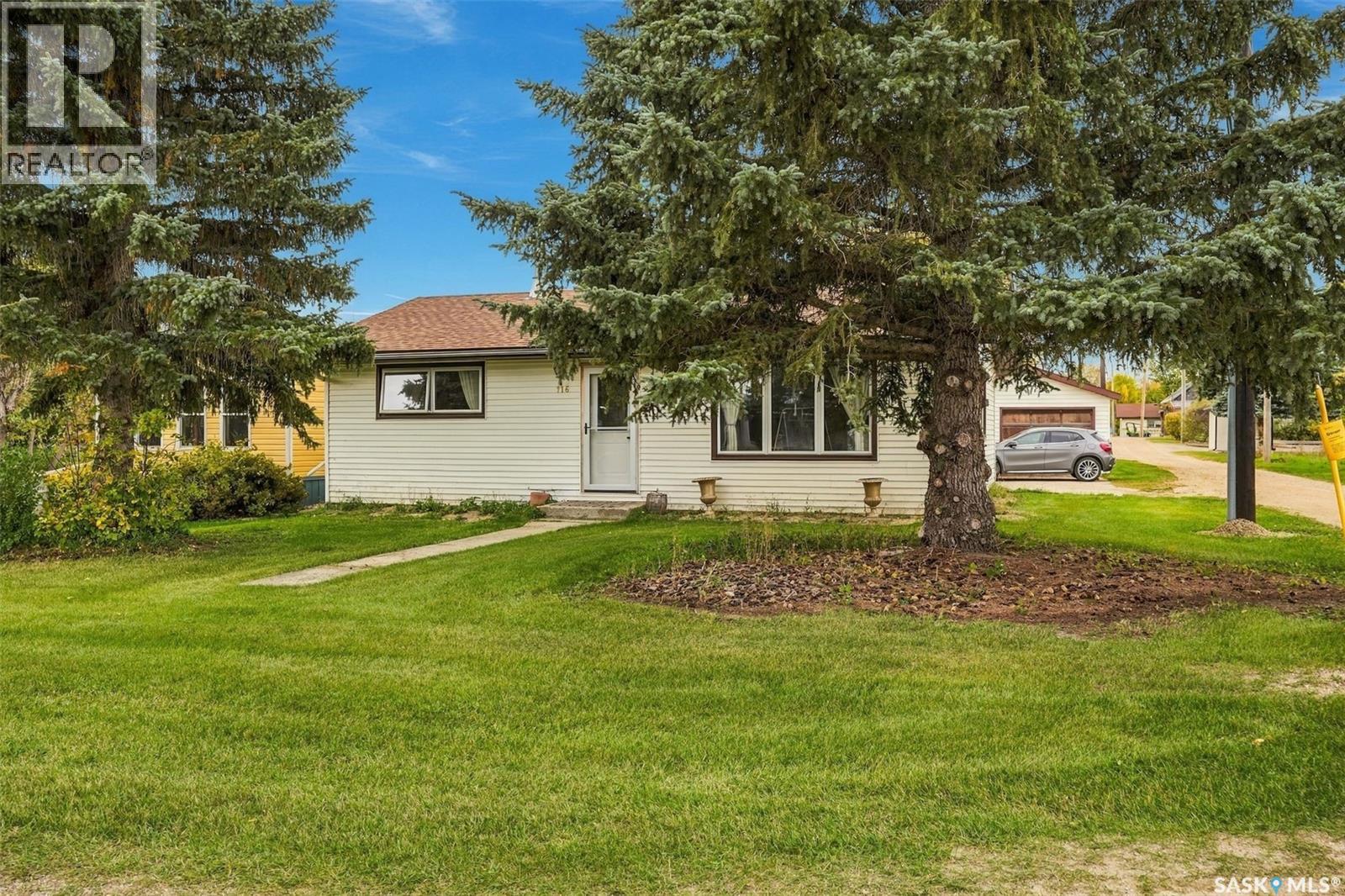 116 Bates Street, Earl Grey, Saskatchewan  S0G 1J0 - Photo 2 - SK050135