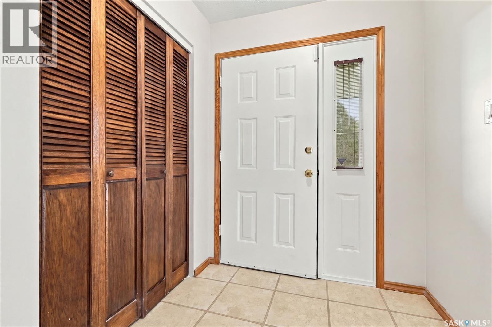 45 Cardinal Crescent, Regina, Saskatchewan  S4S 4Y6 - Photo 4 - SK050035