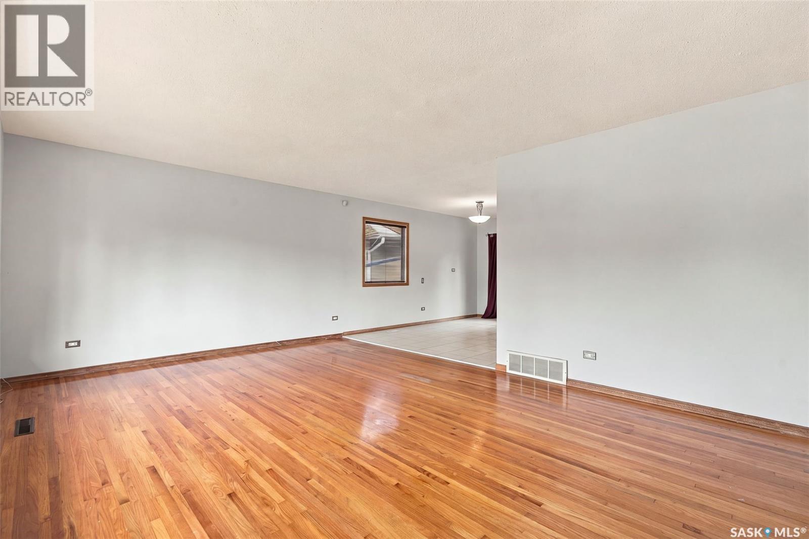 45 Cardinal Crescent, Regina, Saskatchewan  S4S 4Y6 - Photo 8 - SK050035