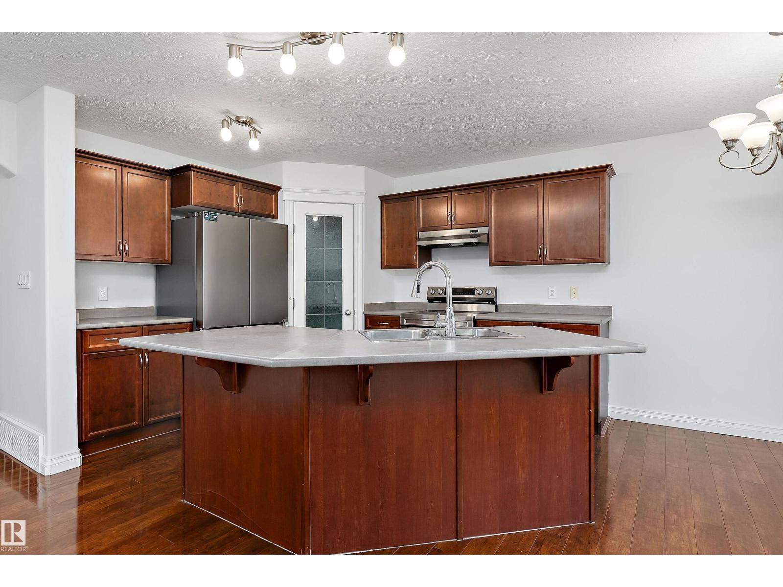 8419 2 AV SW