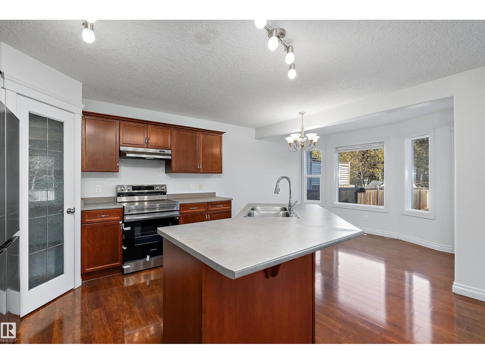 8419 2 AV SW