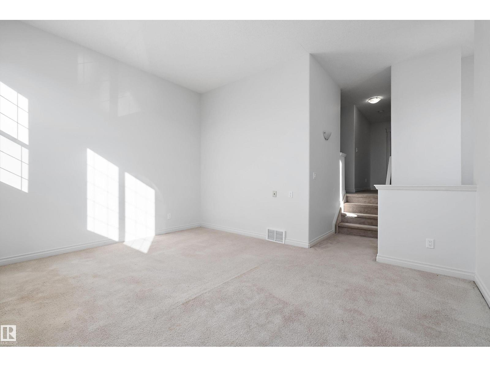 8419 2 AV SW