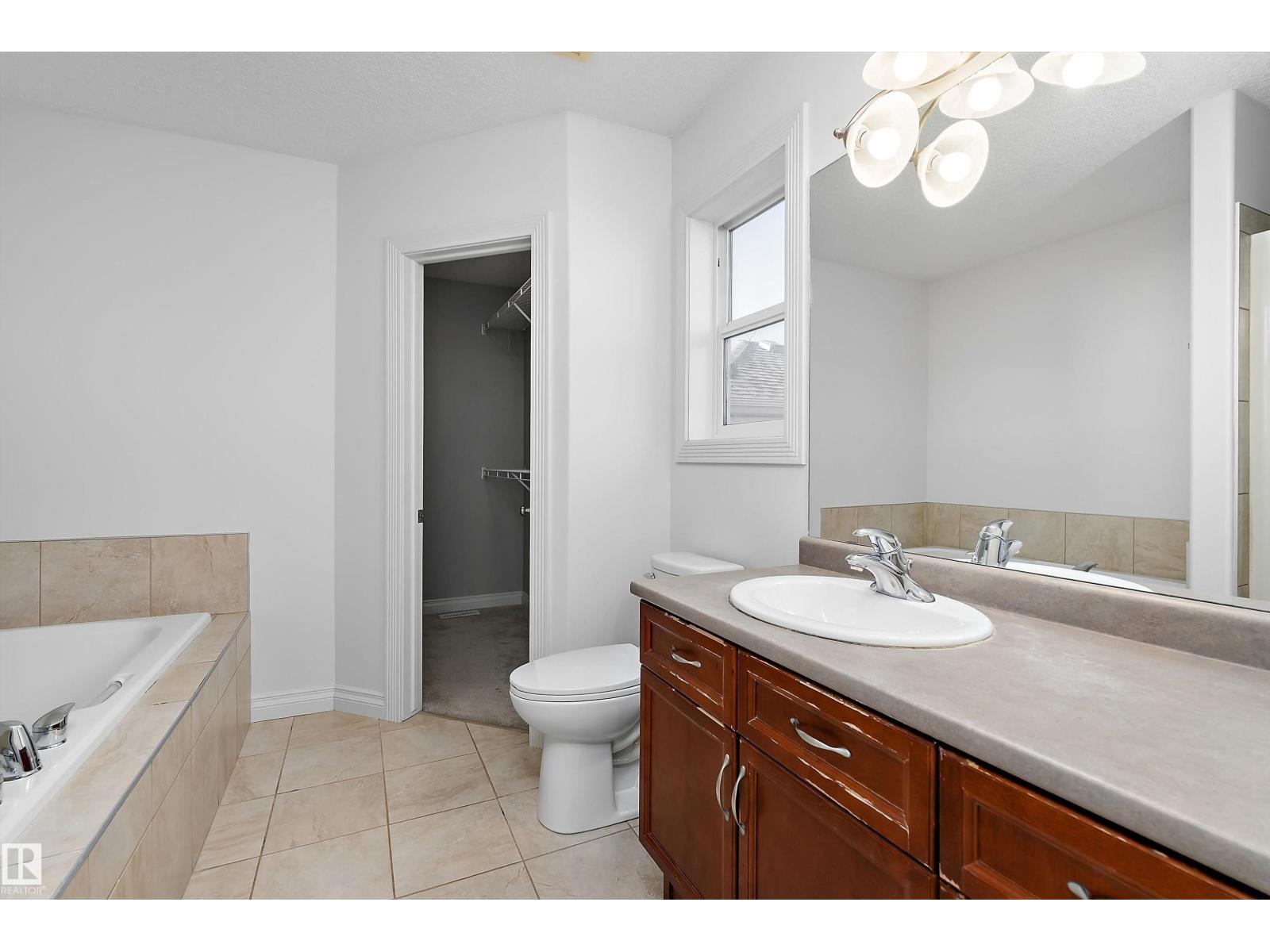 8419 2 AV SW