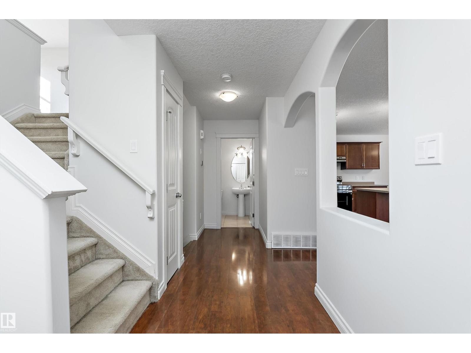 8419 2 AV SW