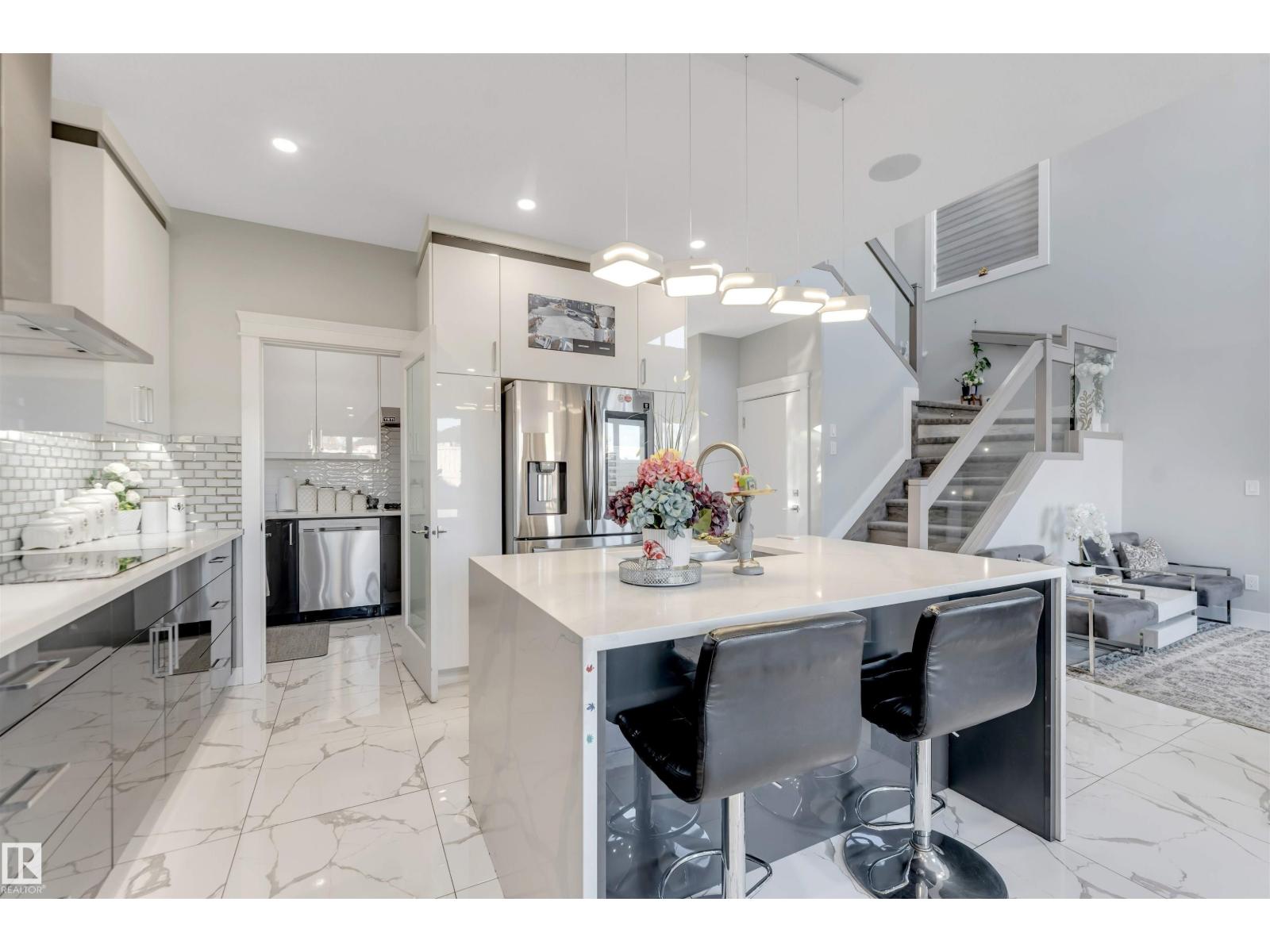 1831 18 ST NW