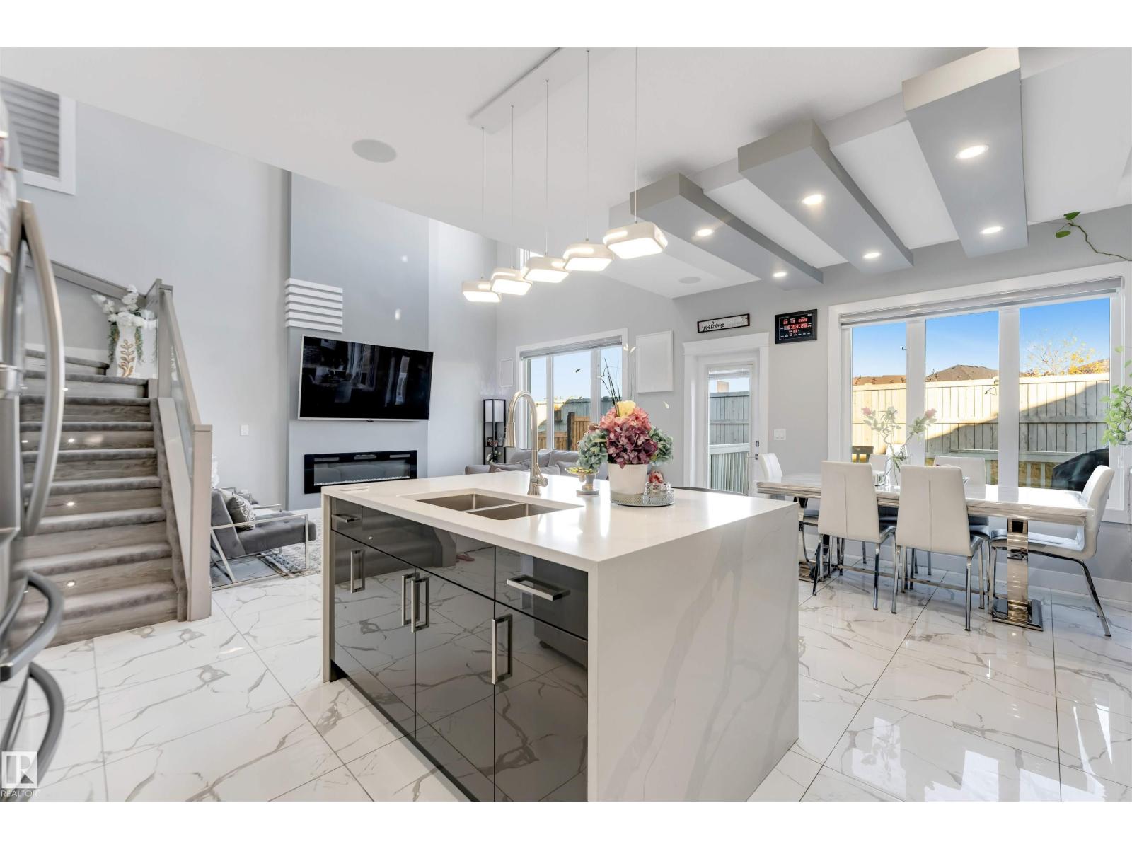 1831 18 ST NW