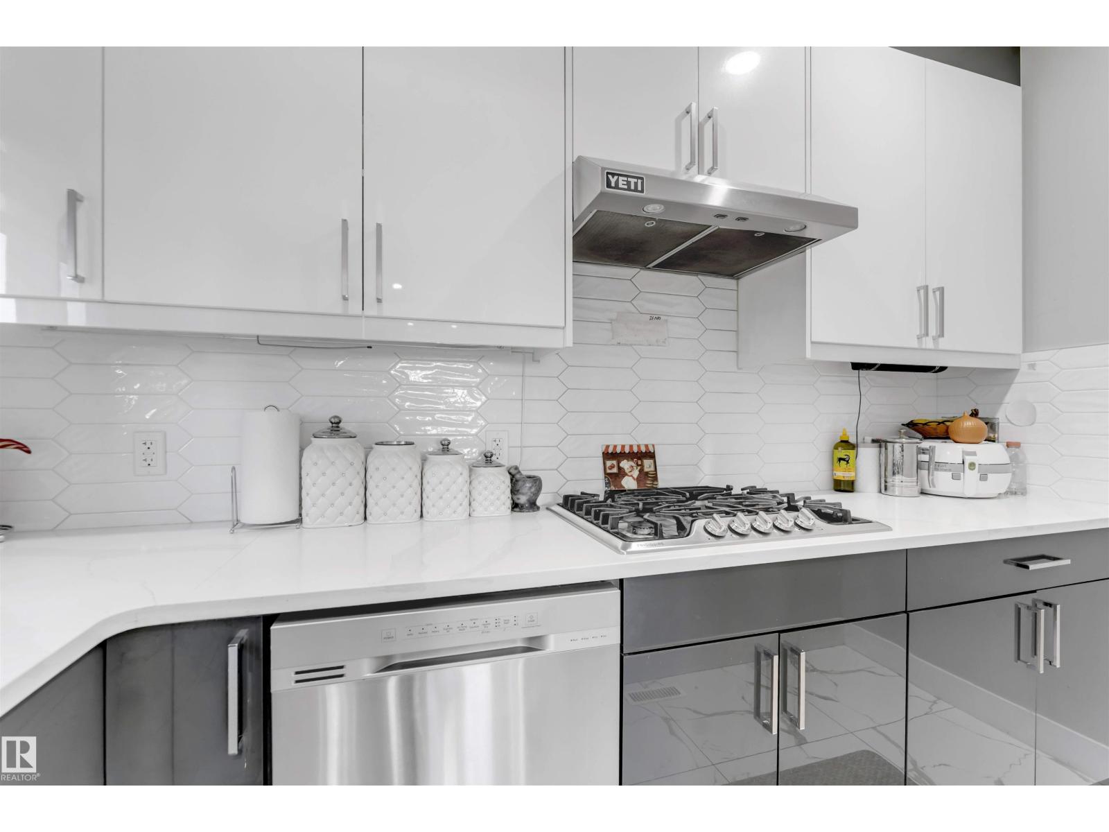 1831 18 ST NW