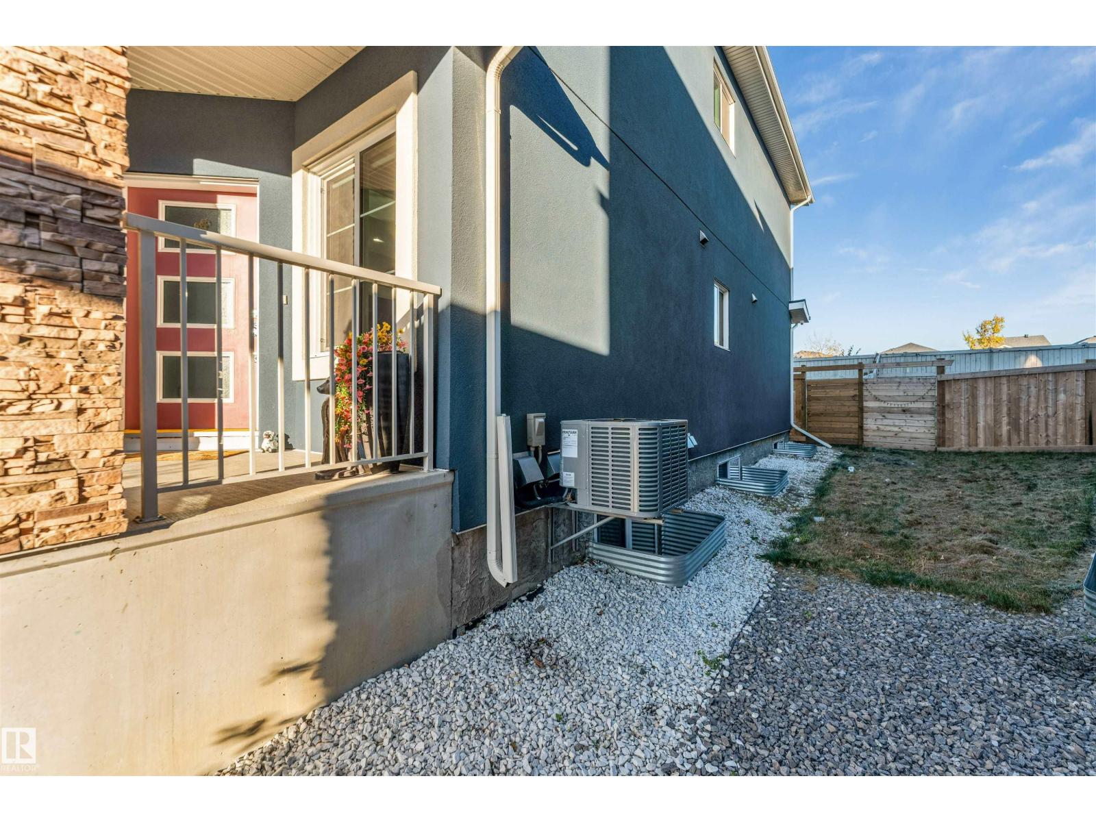 1831 18 ST NW