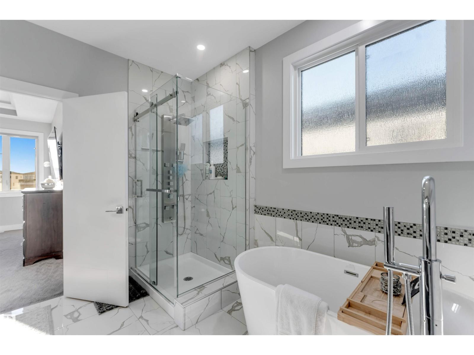 1831 18 ST NW