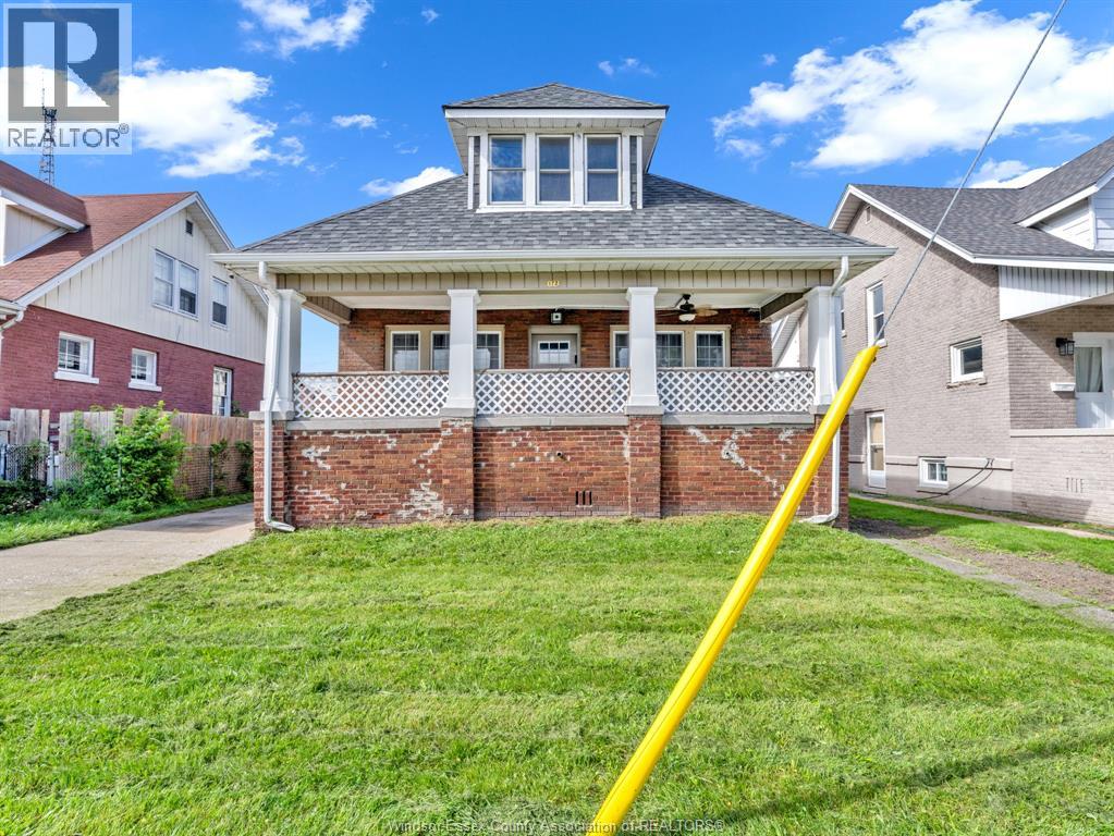 172 GILES BOULEVARD, Windsor, Ontario