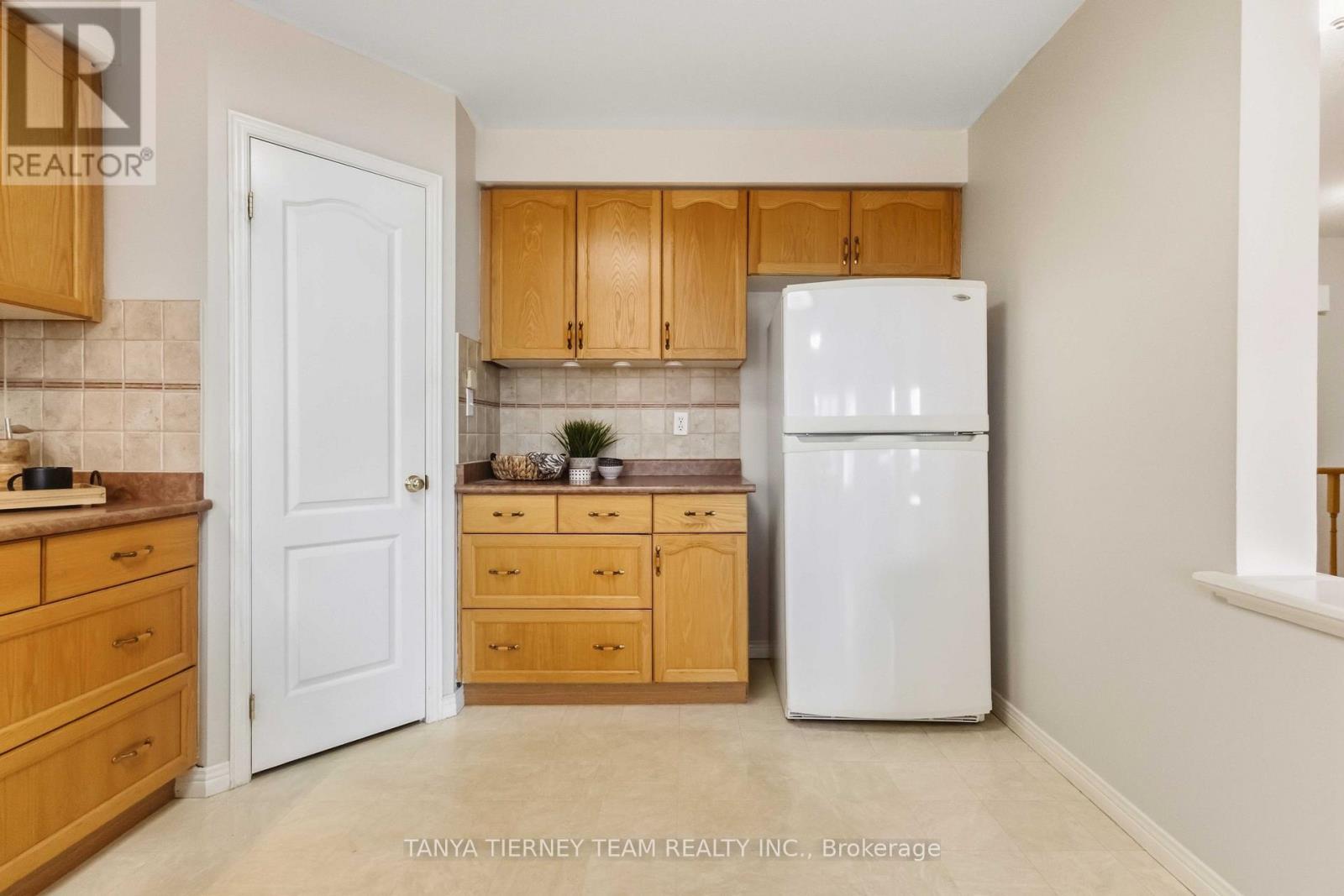 5 Padfield Drive, Clarington, Ontario  L1C 5E4 - Photo 21 - E13851034