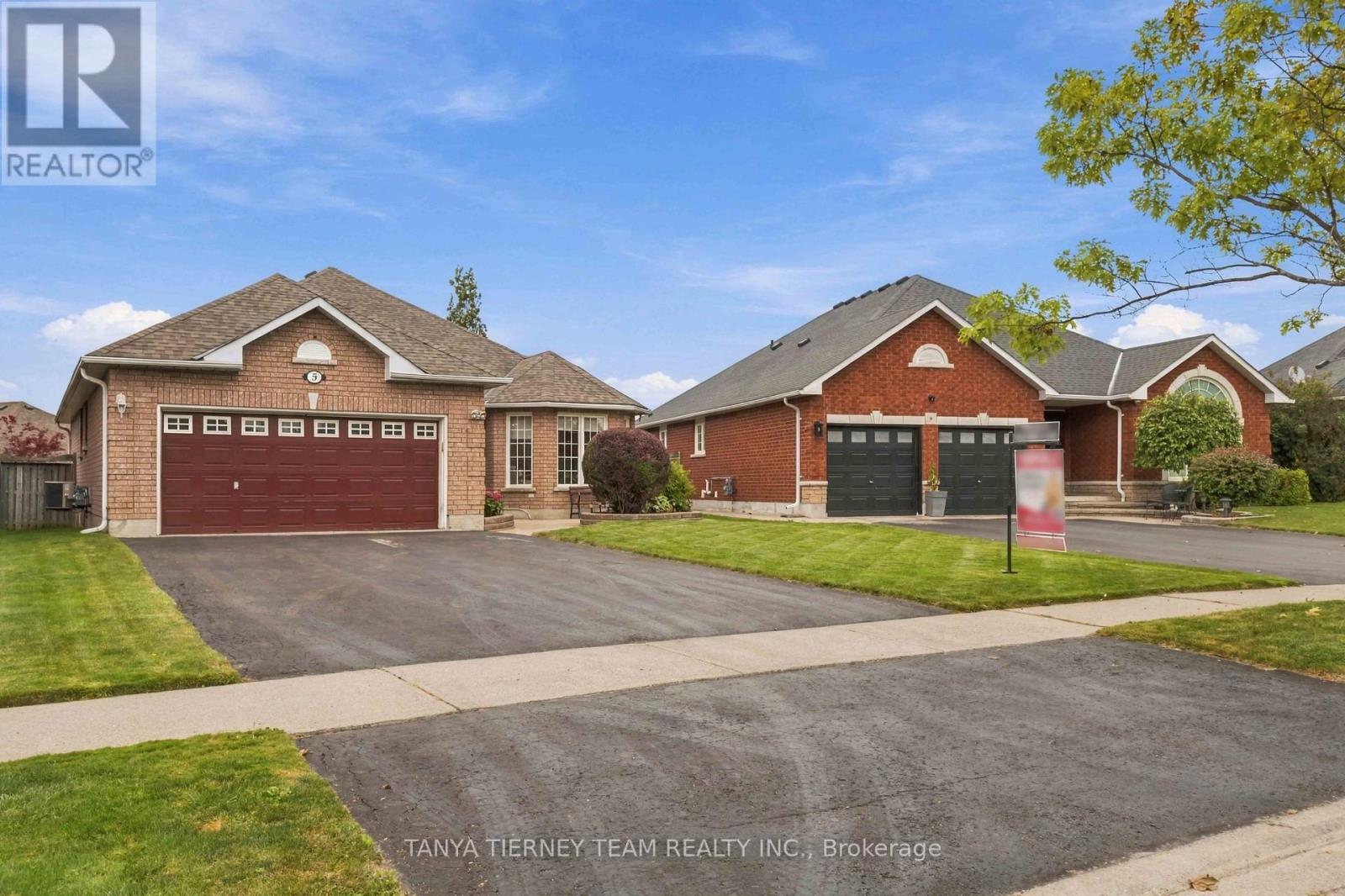 5 Padfield Drive, Clarington, Ontario  L1C 5E4 - Photo 3 - E13851034