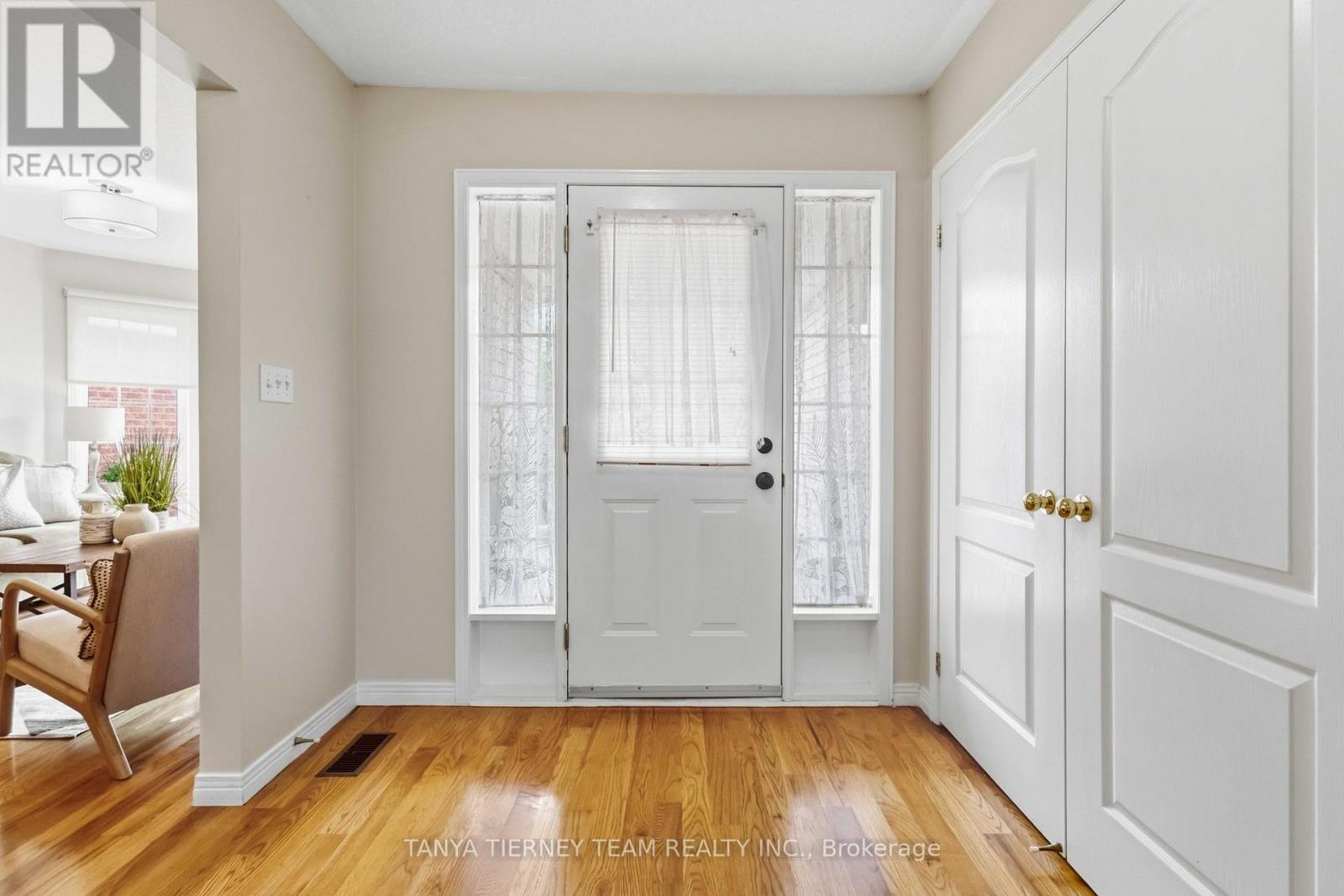 5 Padfield Drive, Clarington, Ontario  L1C 5E4 - Photo 5 - E13851034