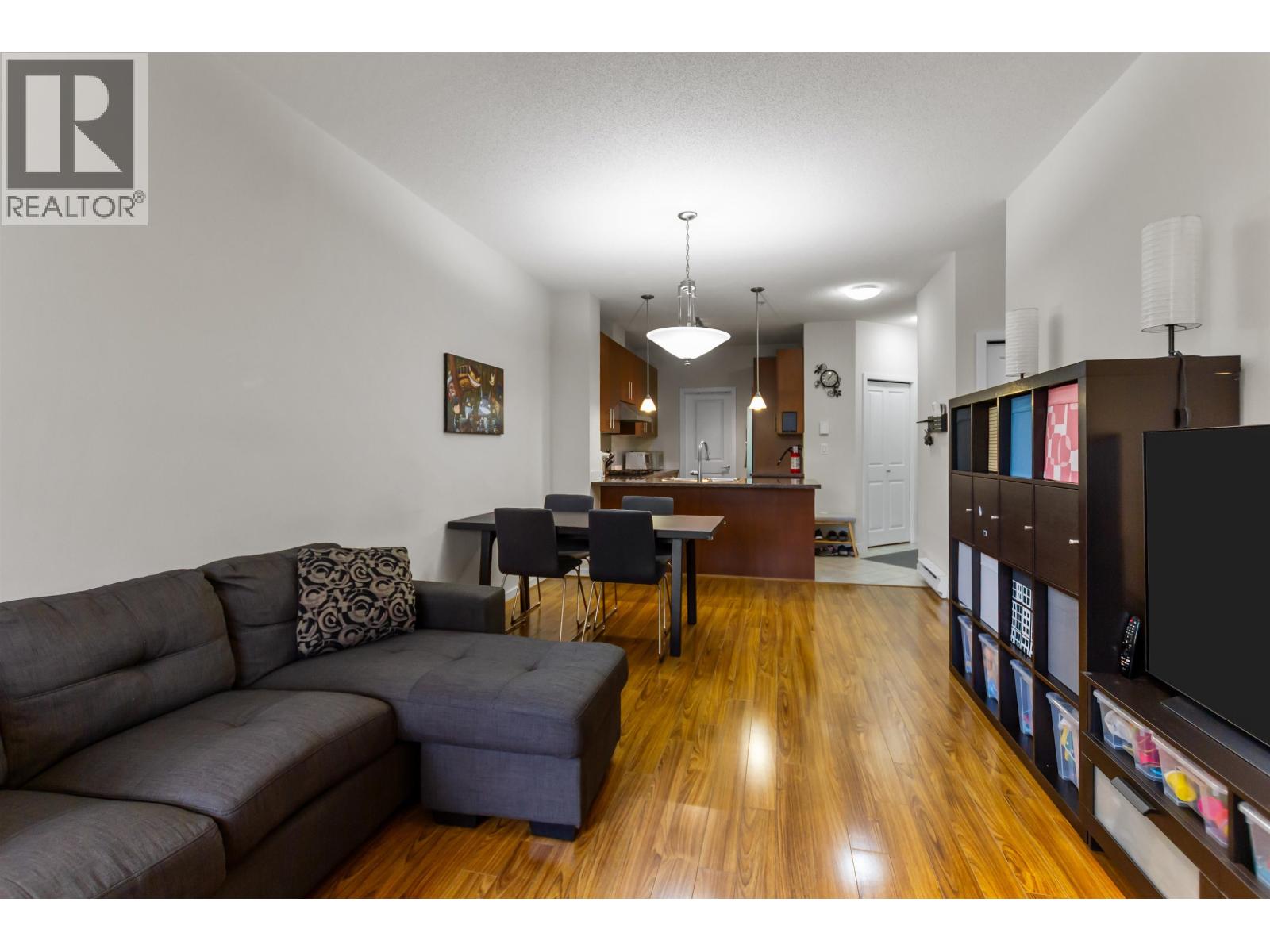 408 3651 FOSTER AVENUE