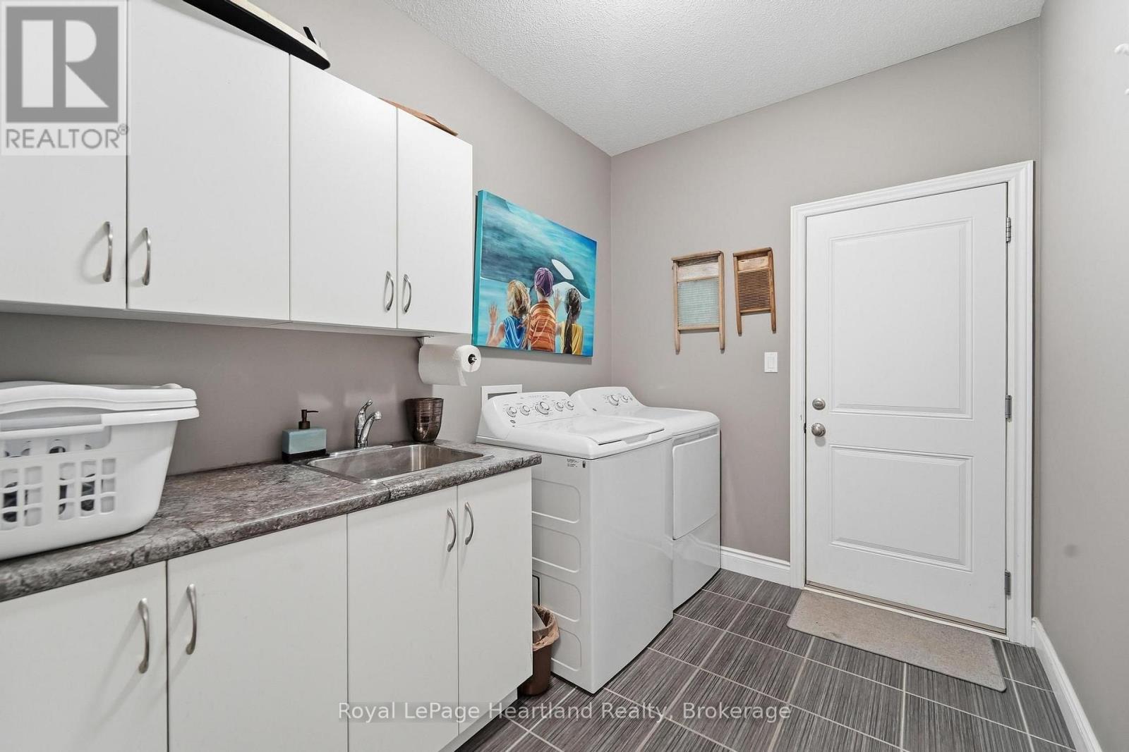 285 Darling Boulevard, South Huron, Ontario  N0M 1S1 - Photo 21 - X13851056