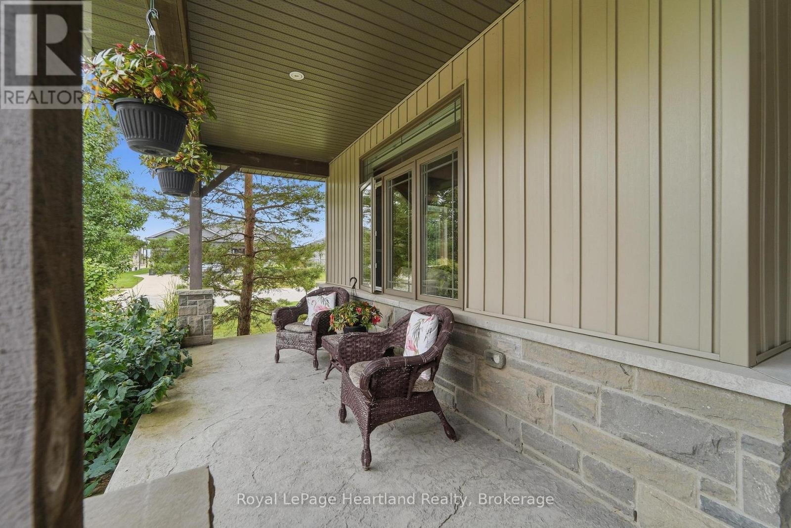 285 Darling Boulevard, South Huron, Ontario  N0M 1S1 - Photo 3 - X13851056