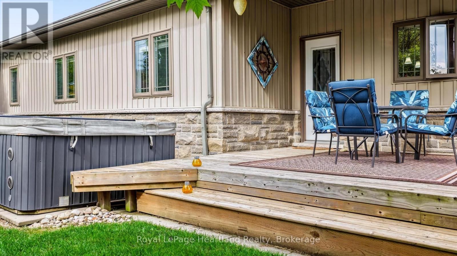 285 Darling Boulevard, South Huron, Ontario  N0M 1S1 - Photo 46 - X13851056
