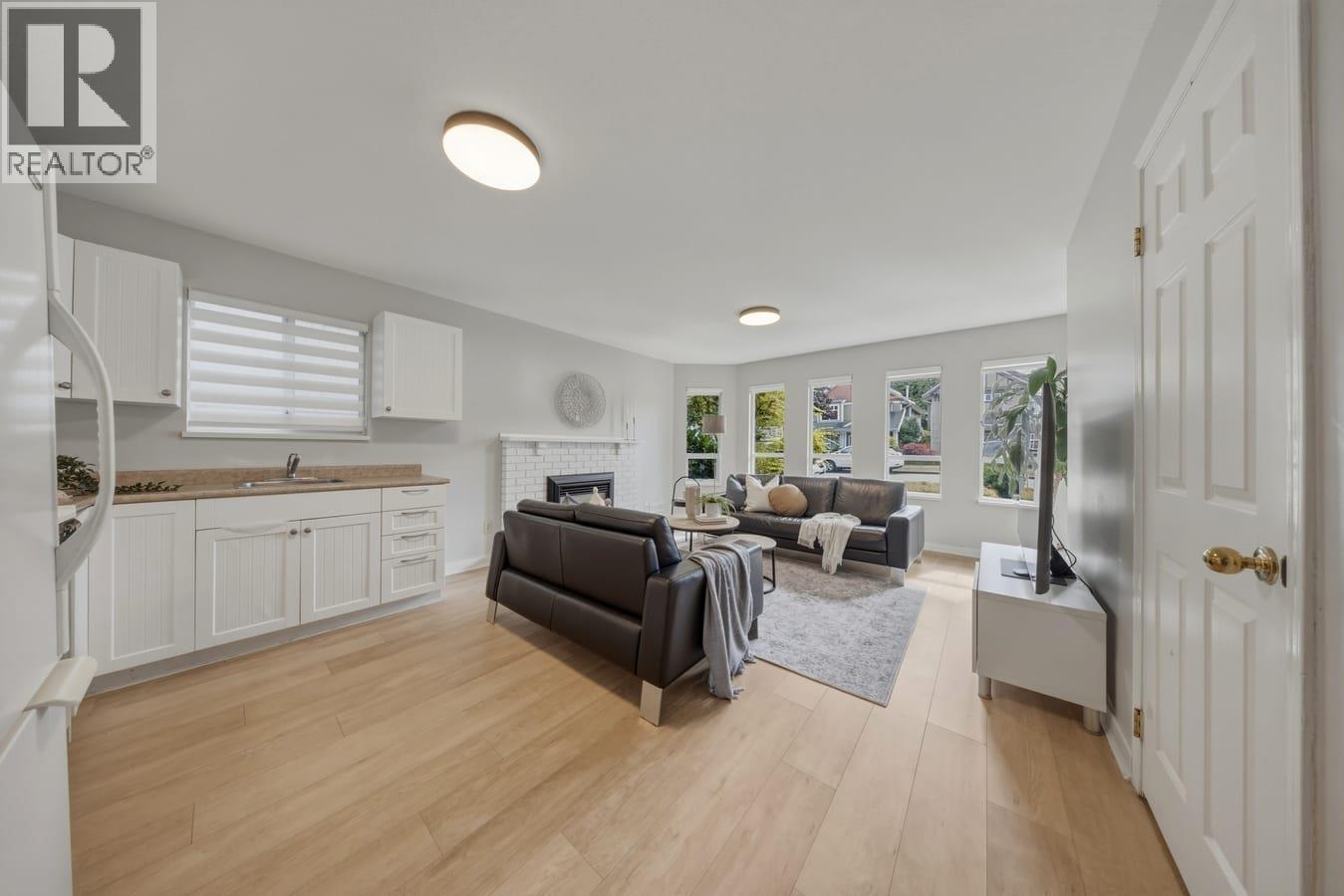 4429 PANDORA STREET