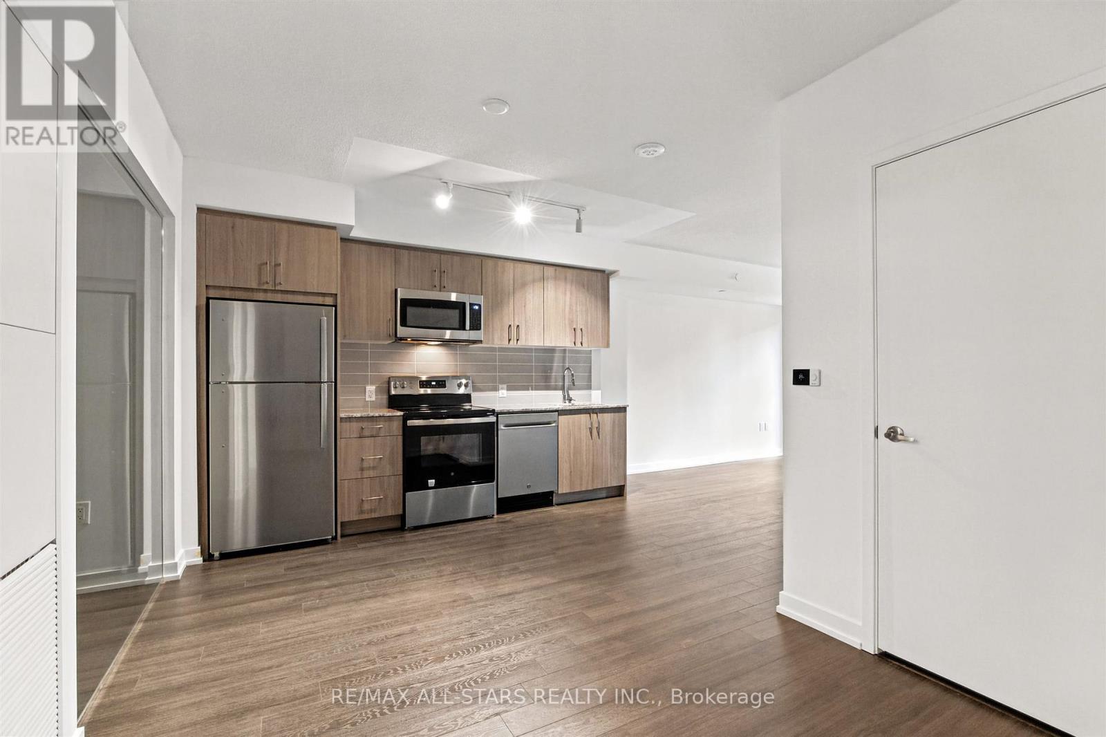 311 - 4010 Eglinton Avenue W, Toronto, Ontario  M9A 0G5 - Photo 2 - W13851094