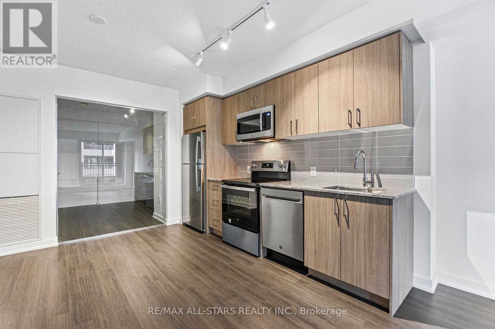 311 - 4010 Eglinton Avenue W, Toronto, Ontario  M9A 0G5 - Photo 4 - W13851094