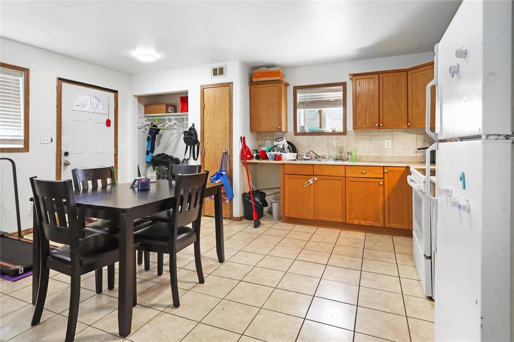 806 5th Street, Brandon, Manitoba  R7A 3L6 - Photo 4 - 202624630