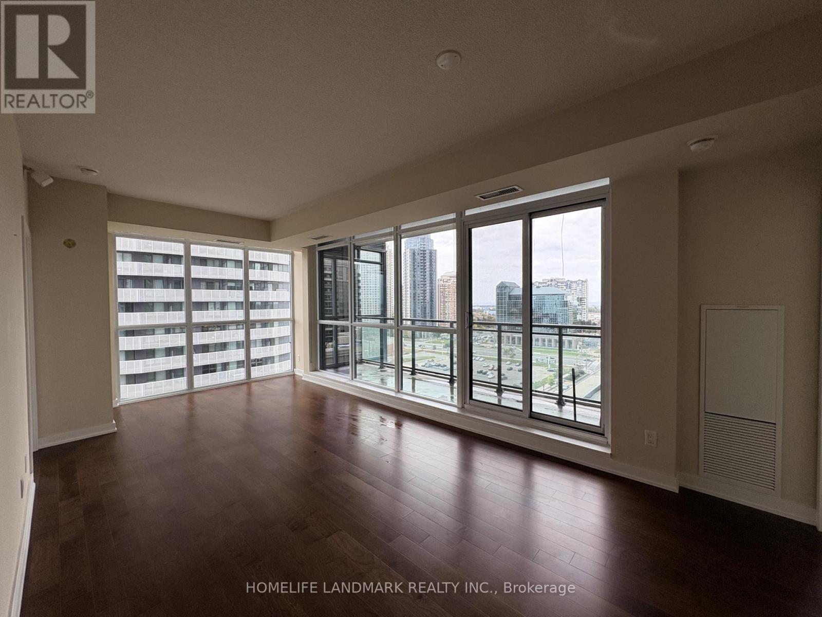 1002 - 4070 Confederation Parkway, Mississauga, Ontario  L5B 0E9 - Photo 2 - W13850650