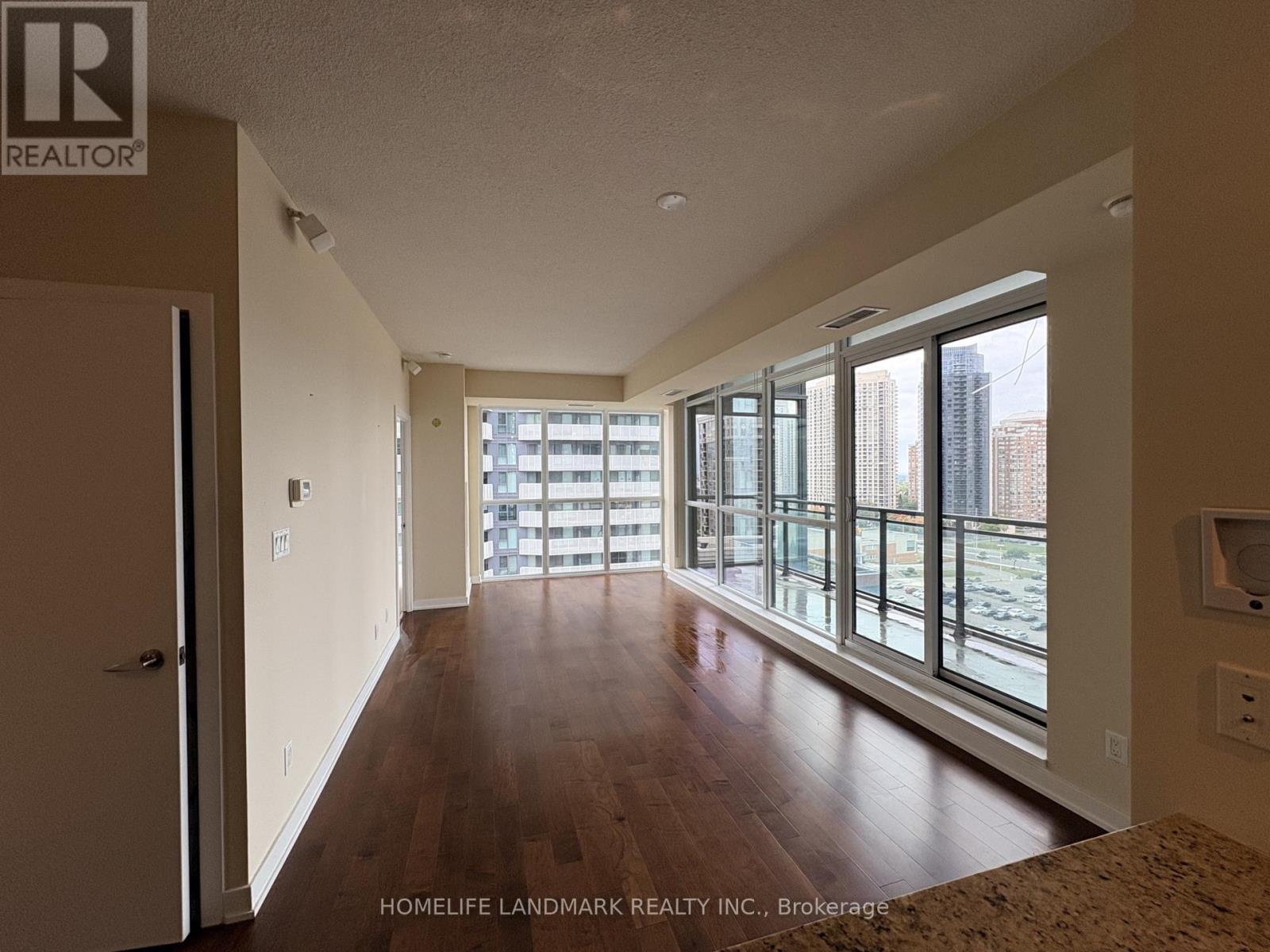 1002 - 4070 Confederation Parkway, Mississauga, Ontario  L5B 0E9 - Photo 3 - W13850650