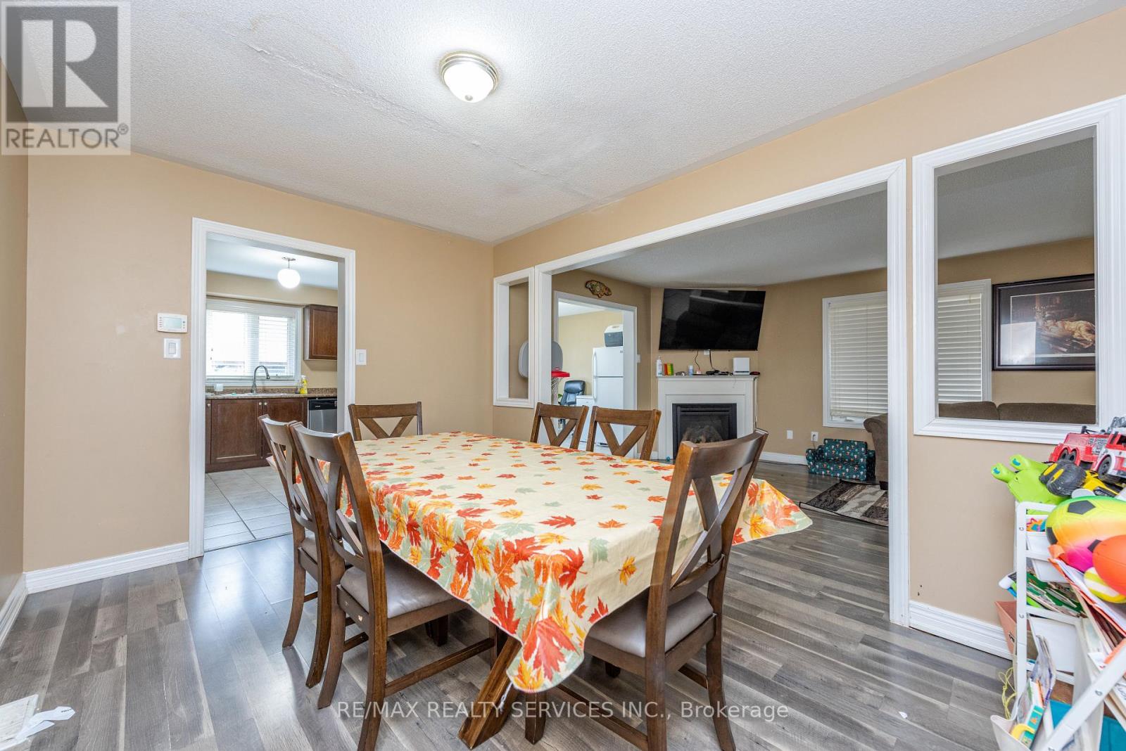 59 Beachville Circle, Brampton, Ontario  L6X 0V3 - Photo 13 - W13849736