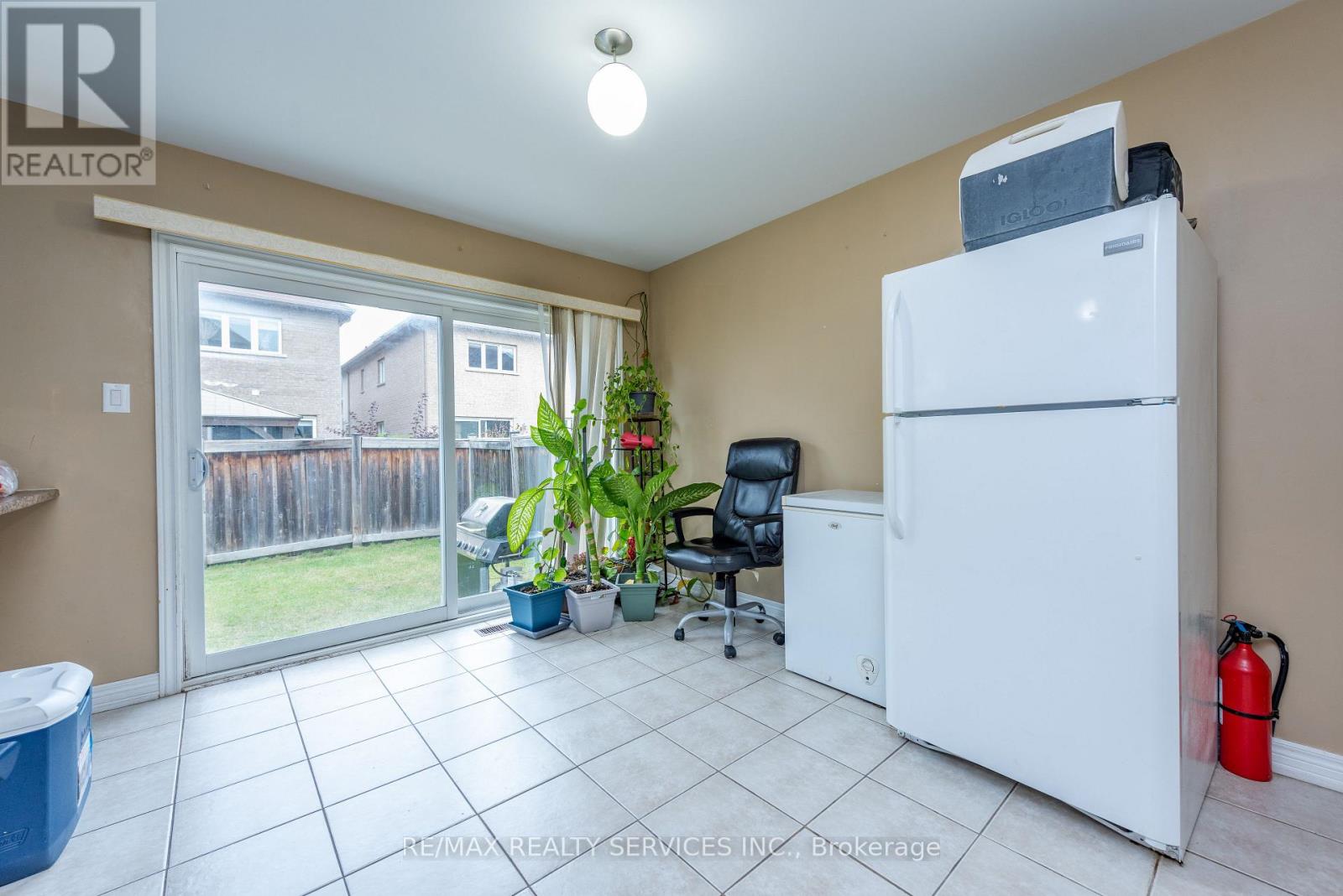 59 Beachville Circle, Brampton, Ontario  L6X 0V3 - Photo 8 - W13849736