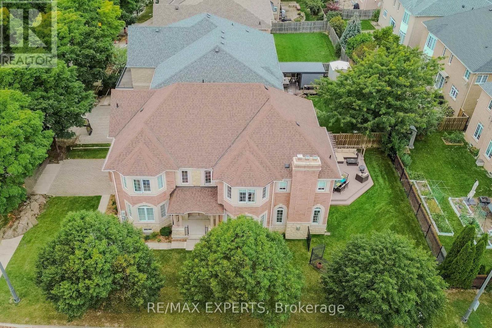 6 Elyssa Drive, Richmond Hill, Ontario  L4B 4V2 - Photo 2 - N13851080