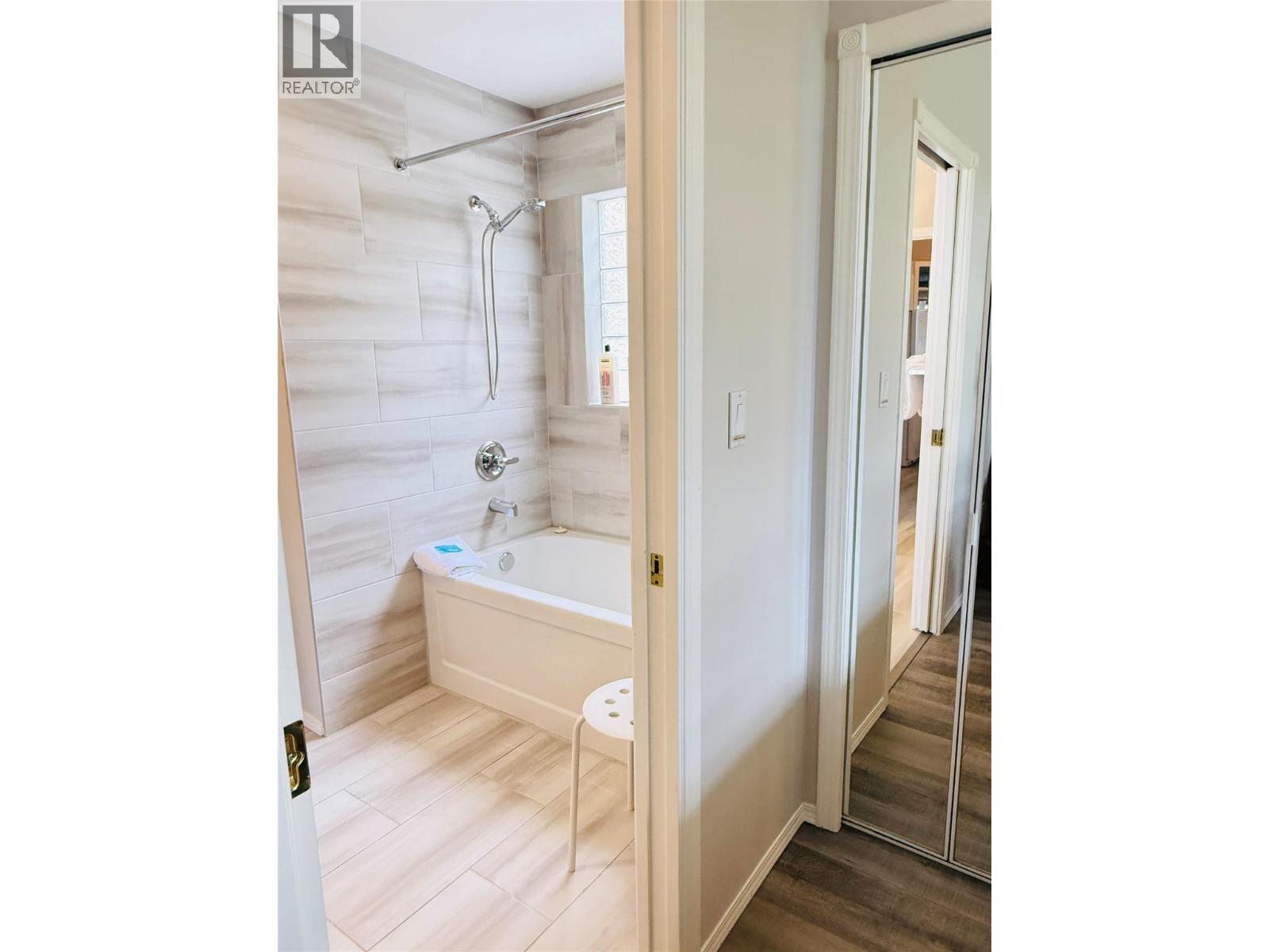 5052 Riverview Road Unit# 2005 A